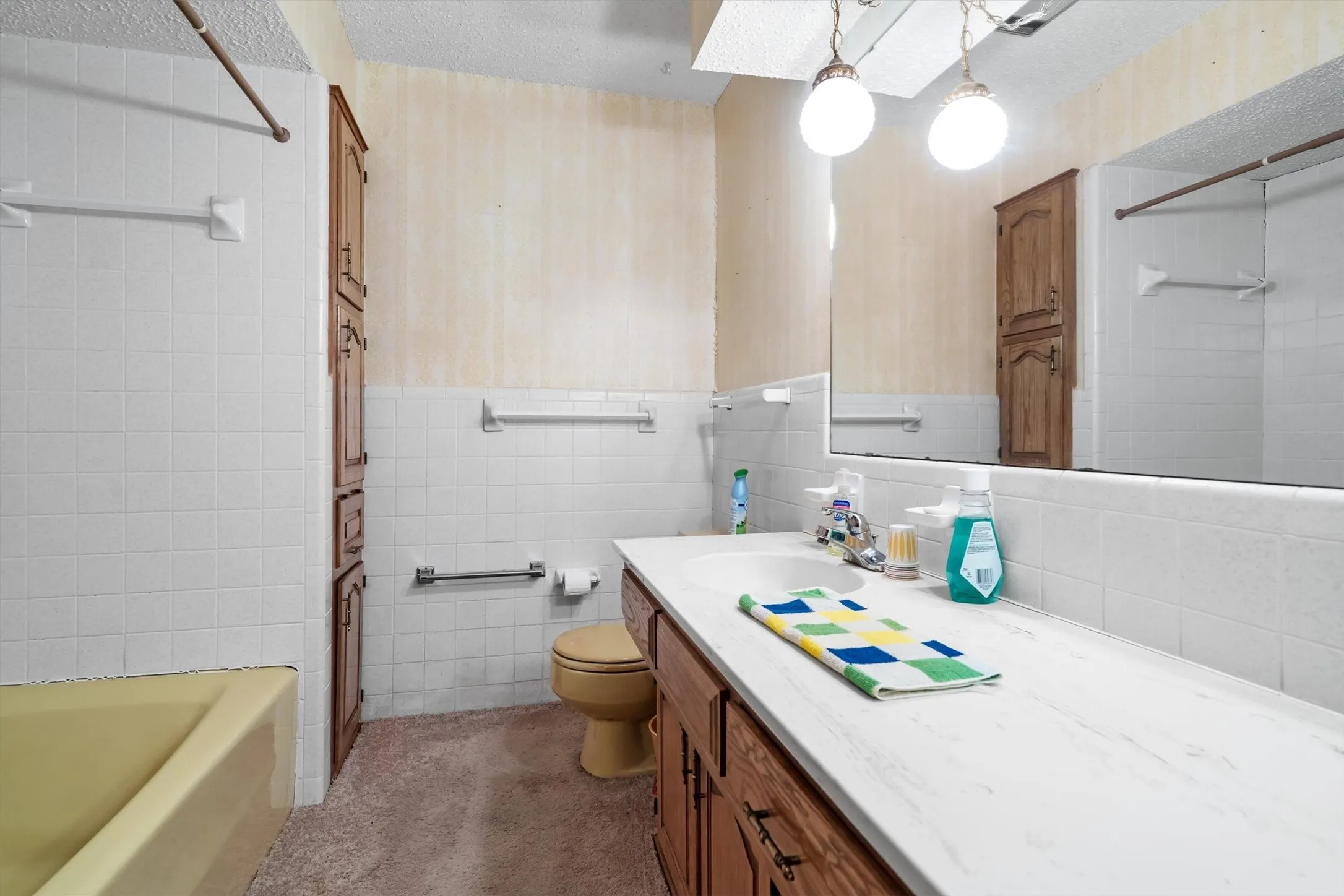 Single Family Residence For Sale in Collin County , 12972 Fm 981, Blue Ridge, Texas 75424, 3 Bedroom, 2 Bathroom, 1 Garage spaces, 2,183 Sqft, built in 1980, mls#21329979, Real Estate Agent in Blue Ridge, Homes For Sale in Collin county, Homes For Sale in Blue Ridge, Realtor in Blue Ridge Texas, Real Estate Brokerage Independent Realty Texas, Luminita Cordes Realtor