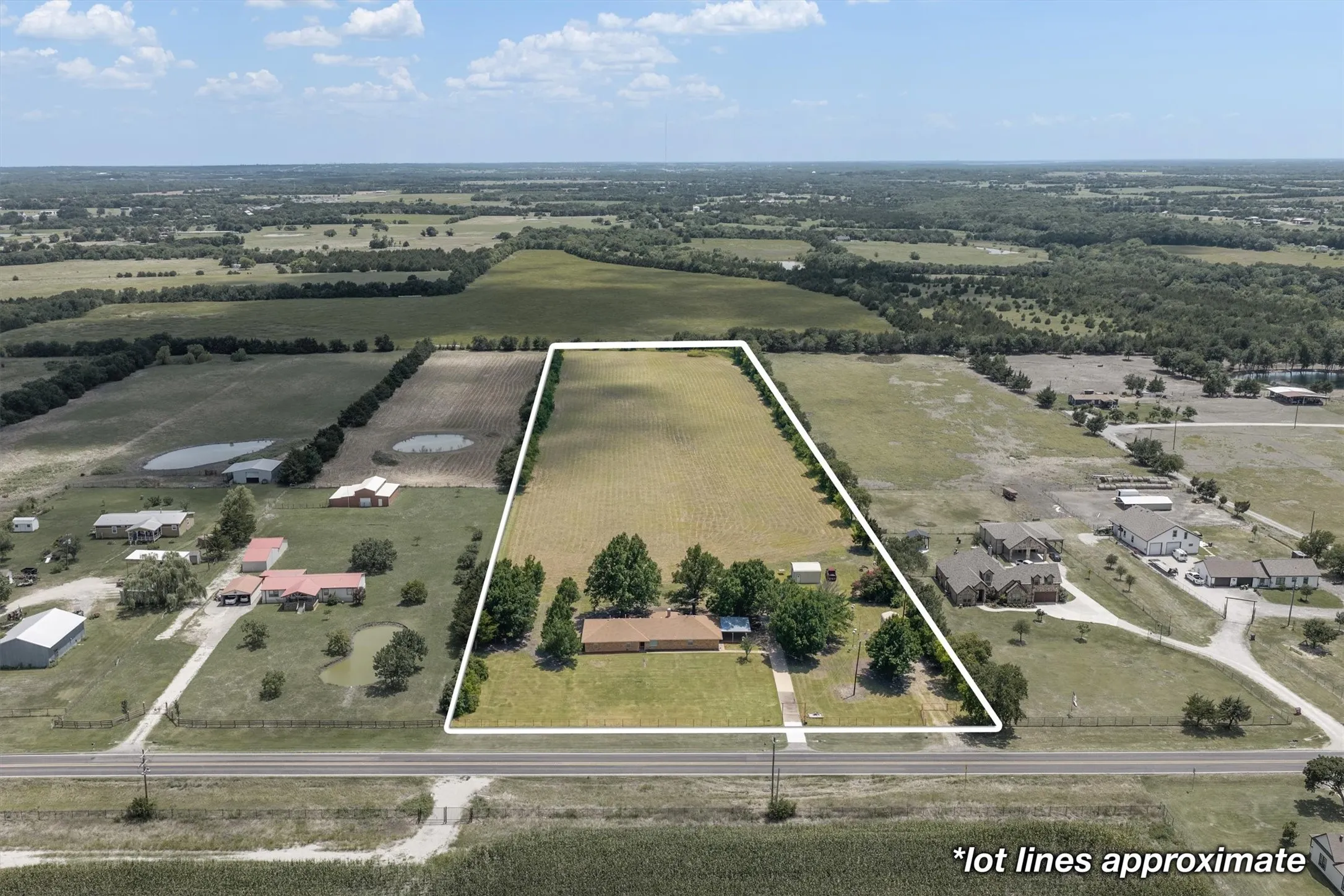 Single Family Residence For Sale in Collin County , 12972 Fm 981, Blue Ridge, Texas 75424, 3 Bedroom, 2 Bathroom, 1 Garage spaces, 2,183 Sqft, built in 1980, mls#21329979, Real Estate Agent in Blue Ridge, Homes For Sale in Collin county, Homes For Sale in Blue Ridge, Realtor in Blue Ridge Texas, Real Estate Brokerage Independent Realty Texas, Luminita Cordes Realtor