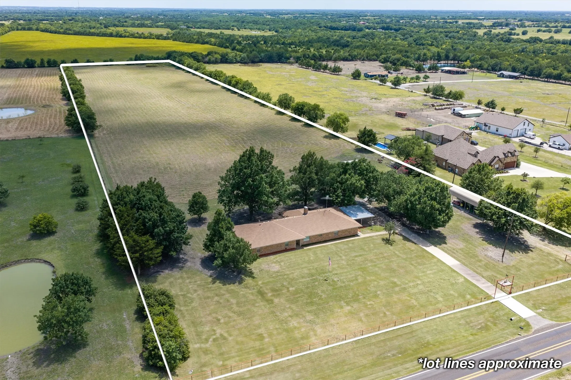 Single Family Residence For Sale in Collin County , 12972 Fm 981, Blue Ridge, Texas 75424, 3 Bedroom, 2 Bathroom, 1 Garage spaces, 2,183 Sqft, built in 1980, mls#21329979, Real Estate Agent in Blue Ridge, Homes For Sale in Collin county, Homes For Sale in Blue Ridge, Realtor in Blue Ridge Texas, Real Estate Brokerage Independent Realty Texas, Luminita Cordes Realtor