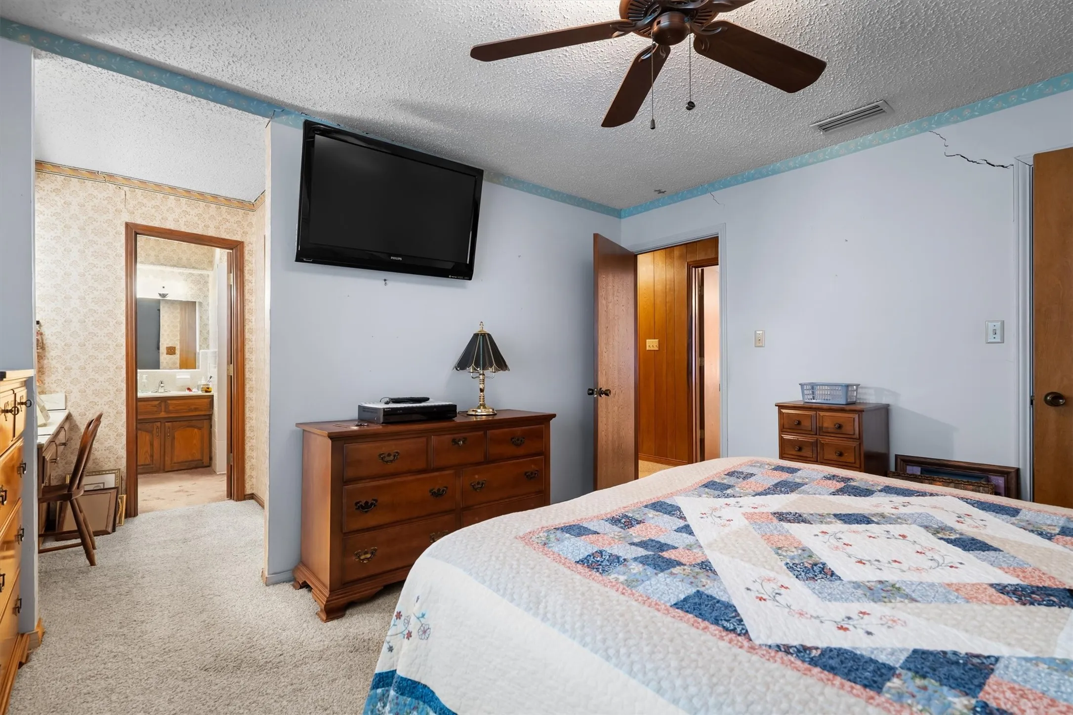 Single Family Residence For Sale in Collin County , 12972 Fm 981, Blue Ridge, Texas 75424, 3 Bedroom, 2 Bathroom, 1 Garage spaces, 2,183 Sqft, built in 1980, mls#21329979, Real Estate Agent in Blue Ridge, Homes For Sale in Collin county, Homes For Sale in Blue Ridge, Realtor in Blue Ridge Texas, Real Estate Brokerage Independent Realty Texas, Luminita Cordes Realtor
