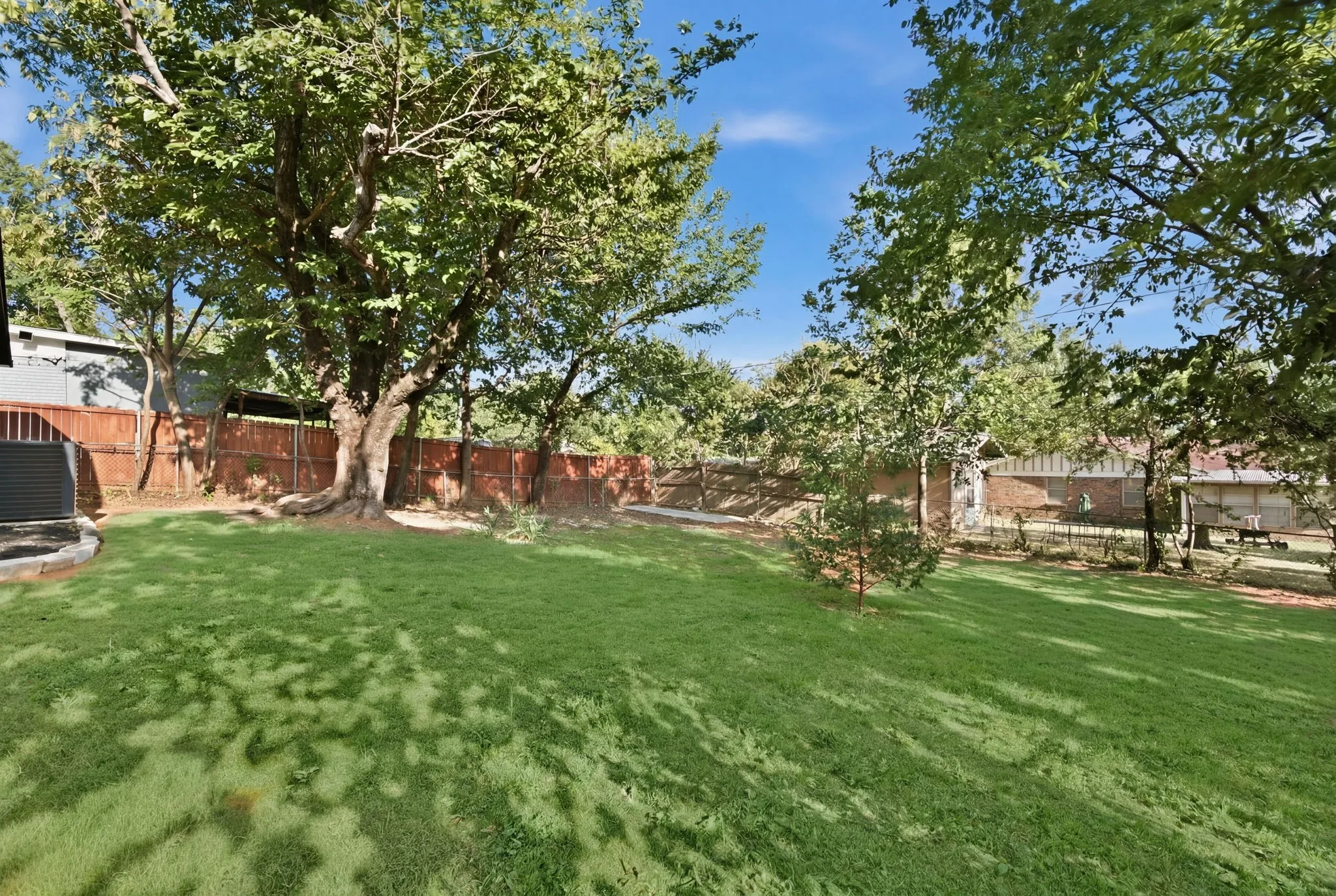 Single Family Residence For Sale in Tarrant County , 6632 Ellis Road, Fort Worth, Texas 76112, 3 Bedroom, 2 Bathroom, Garage spaces, 1,596 Sqft, built in 1960, mls#21323193, Real Estate Agent in Fort Worth, Homes For Sale in Tarrant county, Homes For Sale in Fort Worth, Realtor in Fort Worth Texas, Real Estate Brokerage Independent Realty Texas, Luminita Cordes Realtor