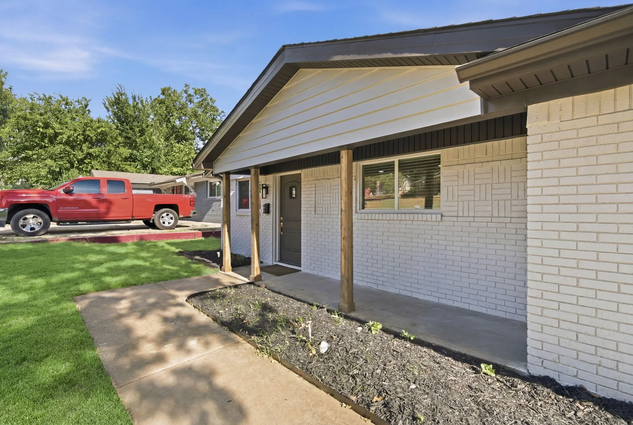Single Family Residence For Sale in Tarrant County , 6632 Ellis Road, Fort Worth, Texas 76112, 3 Bedroom, 2 Bathroom, Garage spaces, 1,596 Sqft, built in 1960, mls#21323193, Real Estate Agent in Fort Worth, Homes For Sale in Tarrant county, Homes For Sale in Fort Worth, Realtor in Fort Worth Texas, Real Estate Brokerage Independent Realty Texas, Luminita Cordes Realtor