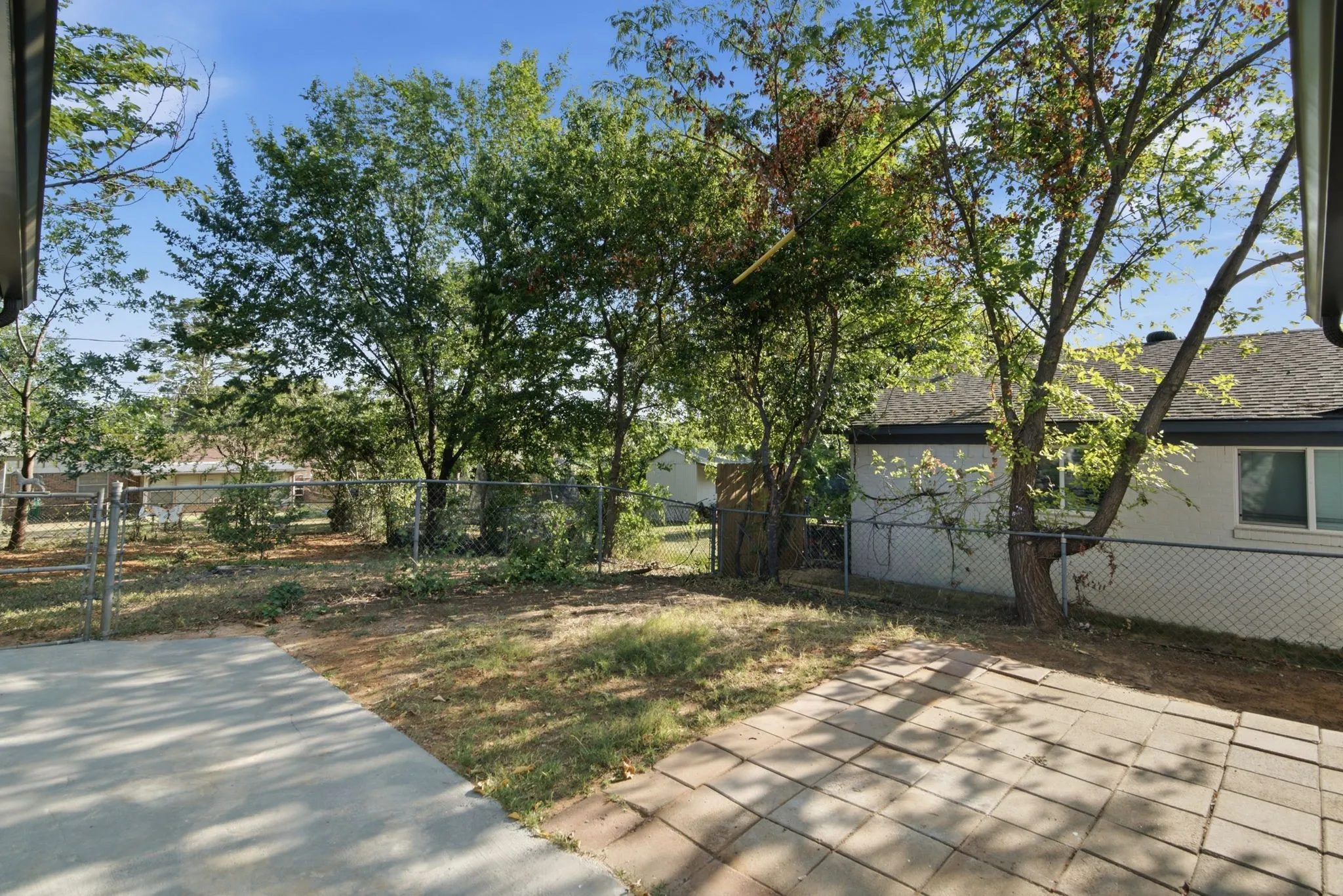 Single Family Residence For Sale in Tarrant County , 6632 Ellis Road, Fort Worth, Texas 76112, 3 Bedroom, 2 Bathroom, Garage spaces, 1,596 Sqft, built in 1960, mls#21323193, Real Estate Agent in Fort Worth, Homes For Sale in Tarrant county, Homes For Sale in Fort Worth, Realtor in Fort Worth Texas, Real Estate Brokerage Independent Realty Texas, Luminita Cordes Realtor