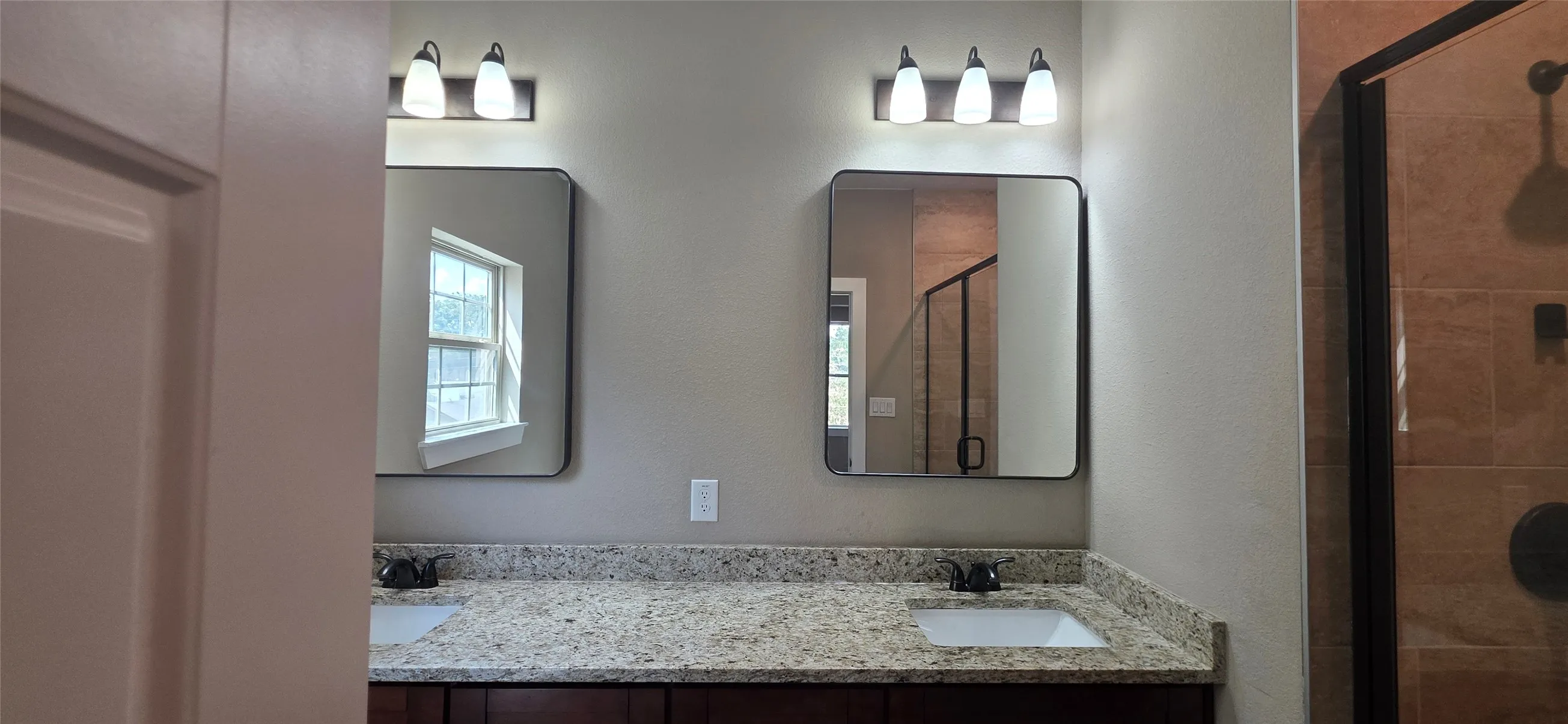 Townhouse For Rent in Tarrant County , 1705 Ash Crescent Street, Fort Worth, Texas 76104, 3 Bedroom, 3 Bathroom, 1 Garage spaces, 1,589 Sqft, built in 2022, mls#21329068, Real Estate Agent in Fort Worth, Homes For Rent in Tarrant county, Homes For Rent in Fort Worth, Realtor in Fort Worth Texas, Real Estate Brokerage Independent Realty Texas, Luminita Cordes Realtor