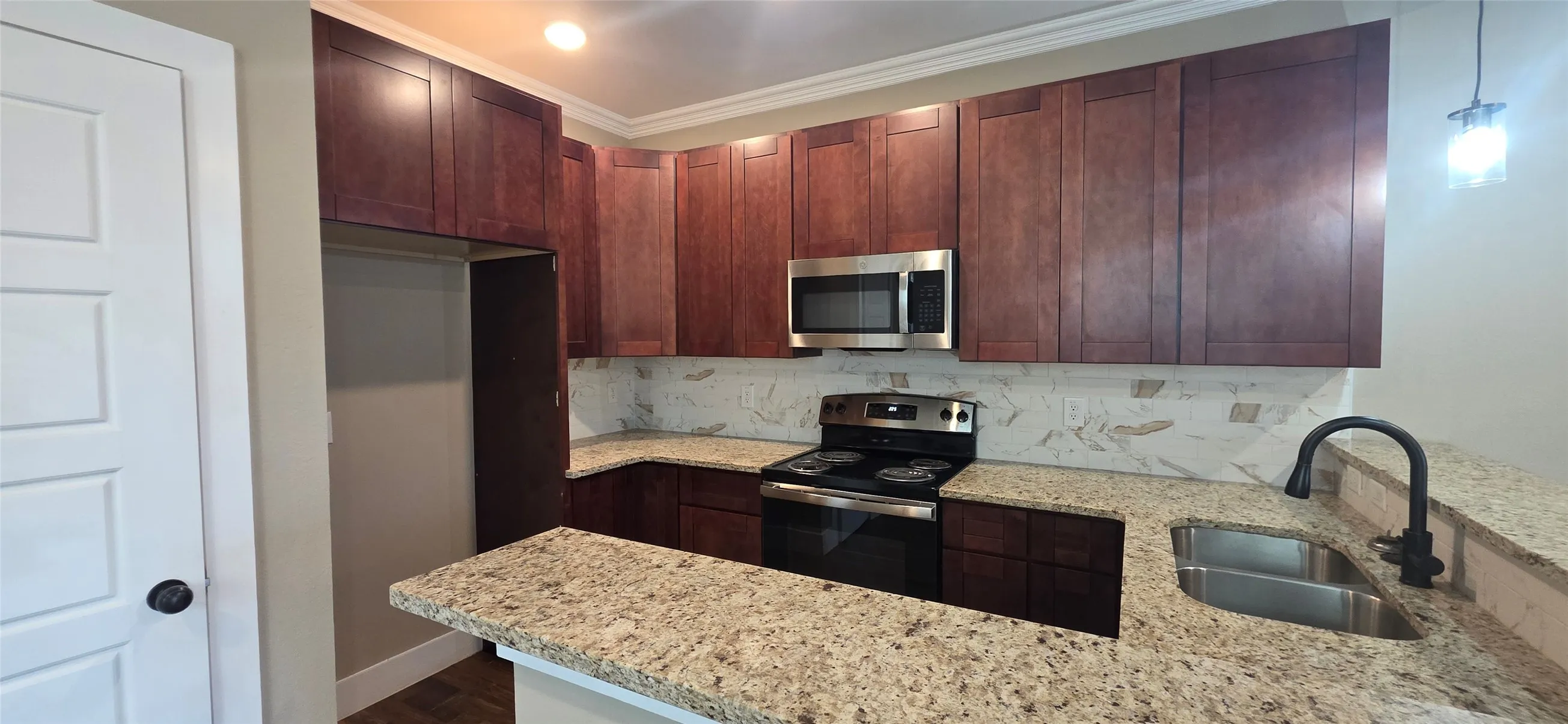 Townhouse For Rent in Tarrant County , 1705 Ash Crescent Street, Fort Worth, Texas 76104, 3 Bedroom, 3 Bathroom, 1 Garage spaces, 1,589 Sqft, built in 2022, mls#21329068, Real Estate Agent in Fort Worth, Homes For Rent in Tarrant county, Homes For Rent in Fort Worth, Realtor in Fort Worth Texas, Real Estate Brokerage Independent Realty Texas, Luminita Cordes Realtor