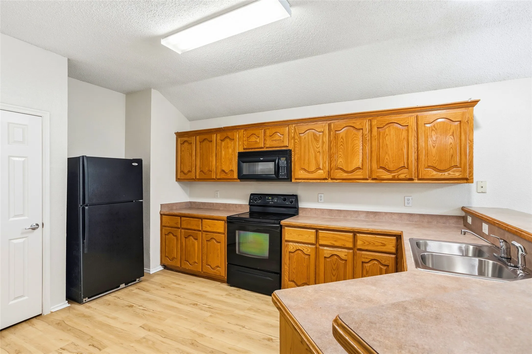 Single Family Residence For Sale in Rockwall County , 2612 Spencer Circle, Royse City, Texas 75189, 3 Bedroom, 2 Bathroom, 2 Garage spaces, 1,628 Sqft, built in 2005, mls#21324470, Real Estate Agent in Royse City, Homes For Sale in Rockwall county, Homes For Sale in Royse City, Realtor in Royse City Texas, Real Estate Brokerage Independent Realty Texas, Luminita Cordes Realtor