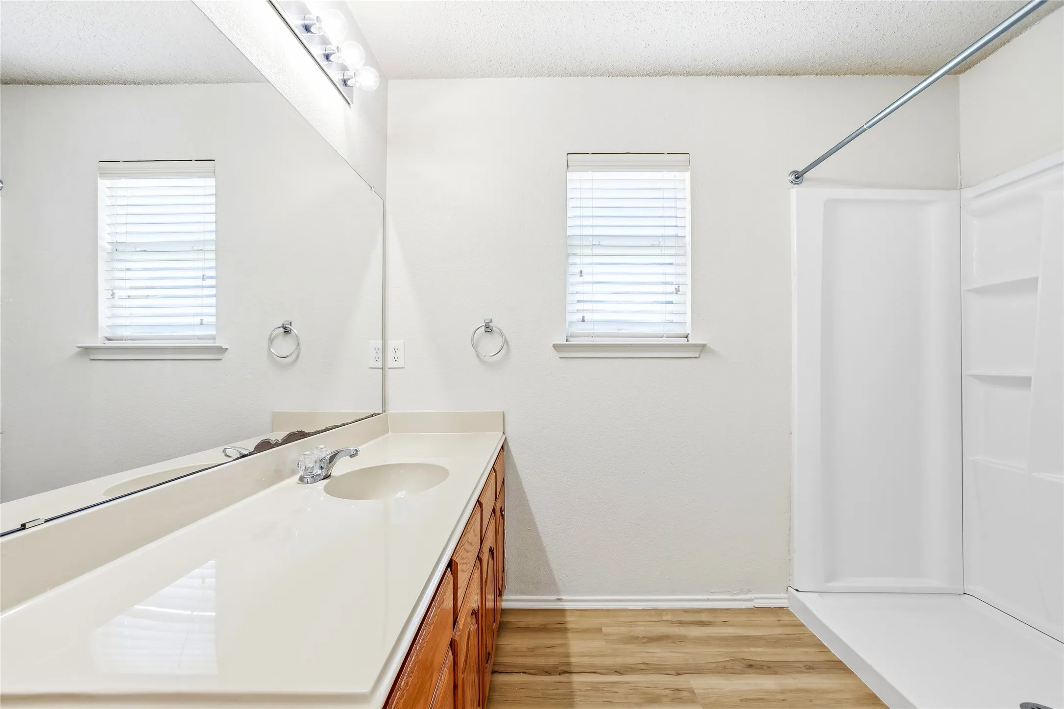 Single Family Residence For Sale in Rockwall County , 2612 Spencer Circle, Royse City, Texas 75189, 3 Bedroom, 2 Bathroom, 2 Garage spaces, 1,628 Sqft, built in 2005, mls#21324470, Real Estate Agent in Royse City, Homes For Sale in Rockwall county, Homes For Sale in Royse City, Realtor in Royse City Texas, Real Estate Brokerage Independent Realty Texas, Luminita Cordes Realtor