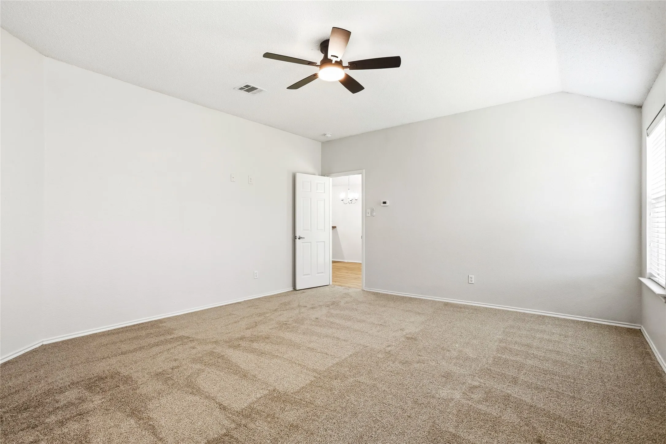 Single Family Residence For Sale in Rockwall County , 2612 Spencer Circle, Royse City, Texas 75189, 3 Bedroom, 2 Bathroom, 2 Garage spaces, 1,628 Sqft, built in 2005, mls#21324470, Real Estate Agent in Royse City, Homes For Sale in Rockwall county, Homes For Sale in Royse City, Realtor in Royse City Texas, Real Estate Brokerage Independent Realty Texas, Luminita Cordes Realtor