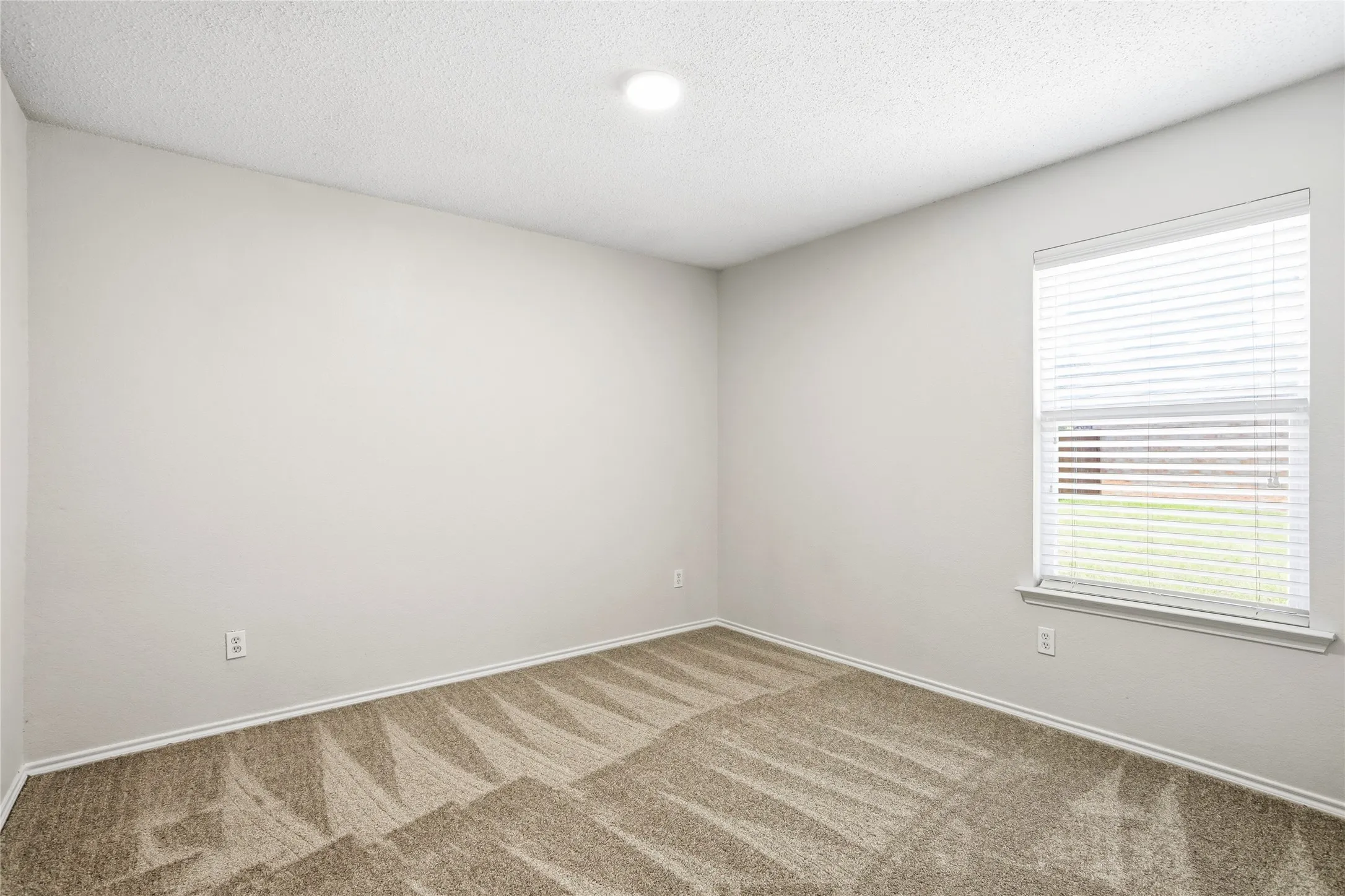 Single Family Residence For Sale in Rockwall County , 2612 Spencer Circle, Royse City, Texas 75189, 3 Bedroom, 2 Bathroom, 2 Garage spaces, 1,628 Sqft, built in 2005, mls#21324470, Real Estate Agent in Royse City, Homes For Sale in Rockwall county, Homes For Sale in Royse City, Realtor in Royse City Texas, Real Estate Brokerage Independent Realty Texas, Luminita Cordes Realtor