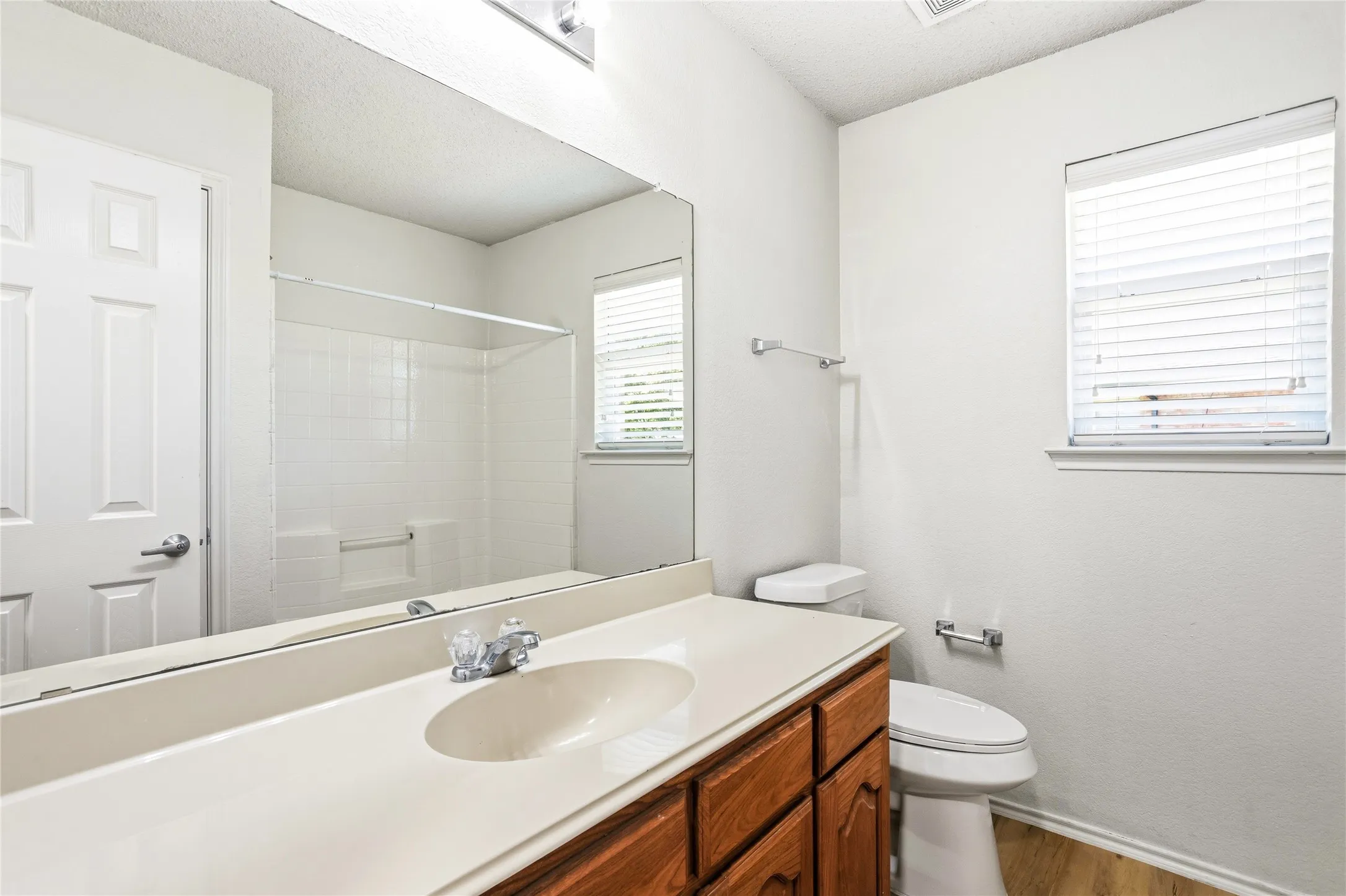 Single Family Residence For Sale in Rockwall County , 2612 Spencer Circle, Royse City, Texas 75189, 3 Bedroom, 2 Bathroom, 2 Garage spaces, 1,628 Sqft, built in 2005, mls#21324470, Real Estate Agent in Royse City, Homes For Sale in Rockwall county, Homes For Sale in Royse City, Realtor in Royse City Texas, Real Estate Brokerage Independent Realty Texas, Luminita Cordes Realtor