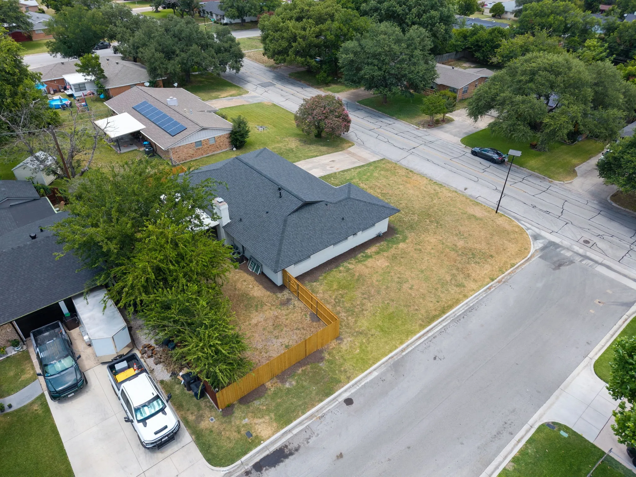 Single Family Residence For Sale in Tarrant County , 5512 Westcreek Drive, Fort Worth, Texas 76133, 3 Bedroom, 3 Bathroom, 2 Garage spaces, 1,828 Sqft, built in 1959, mls#21330014, Real Estate Agent in Fort Worth, Homes For Sale in Tarrant county, Homes For Sale in Fort Worth, Realtor in Fort Worth Texas, Real Estate Brokerage Independent Realty Texas, Luminita Cordes Realtor