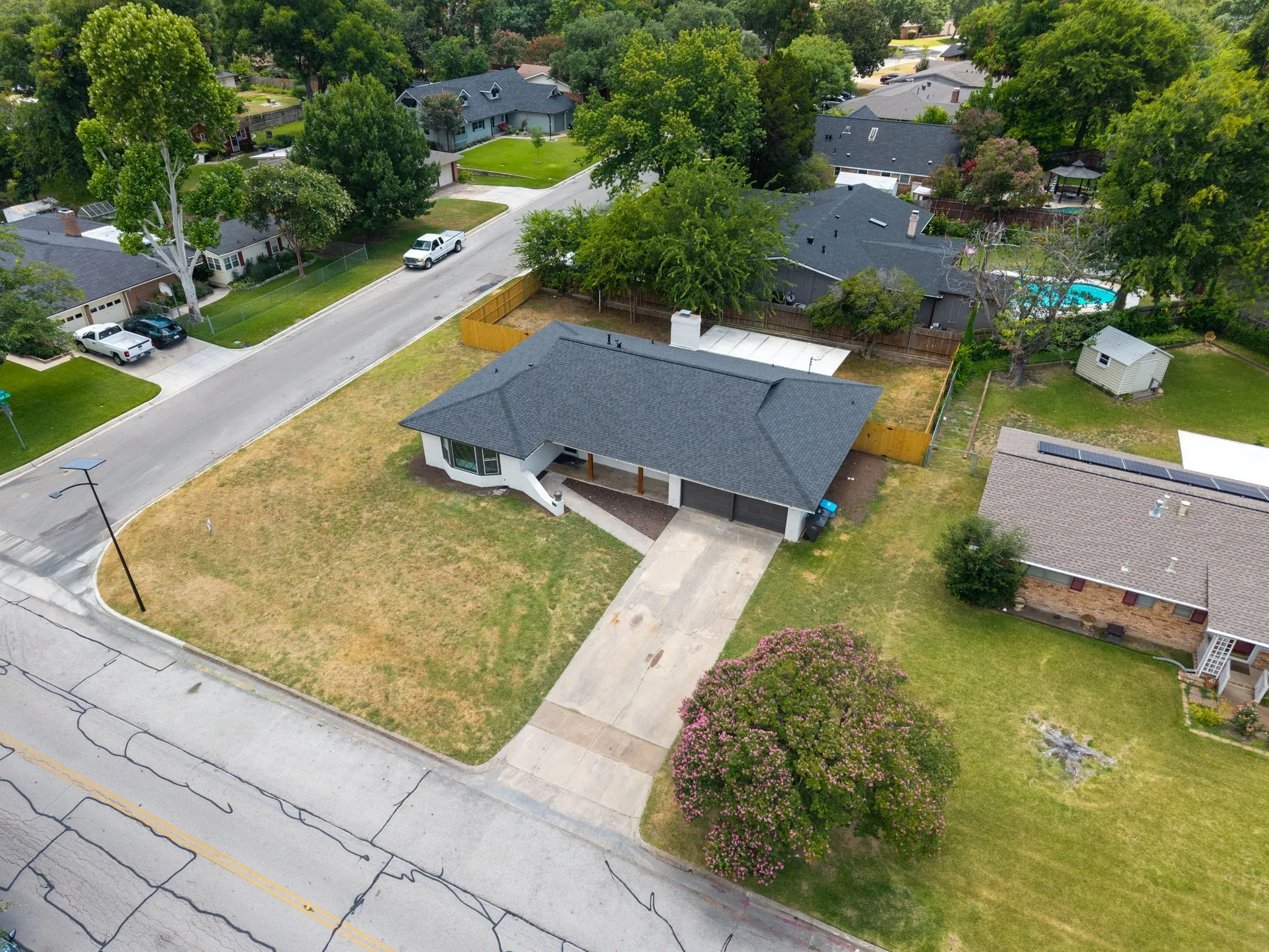 Single Family Residence For Sale in Tarrant County , 5512 Westcreek Drive, Fort Worth, Texas 76133, 3 Bedroom, 3 Bathroom, 2 Garage spaces, 1,828 Sqft, built in 1959, mls#21330014, Real Estate Agent in Fort Worth, Homes For Sale in Tarrant county, Homes For Sale in Fort Worth, Realtor in Fort Worth Texas, Real Estate Brokerage Independent Realty Texas, Luminita Cordes Realtor