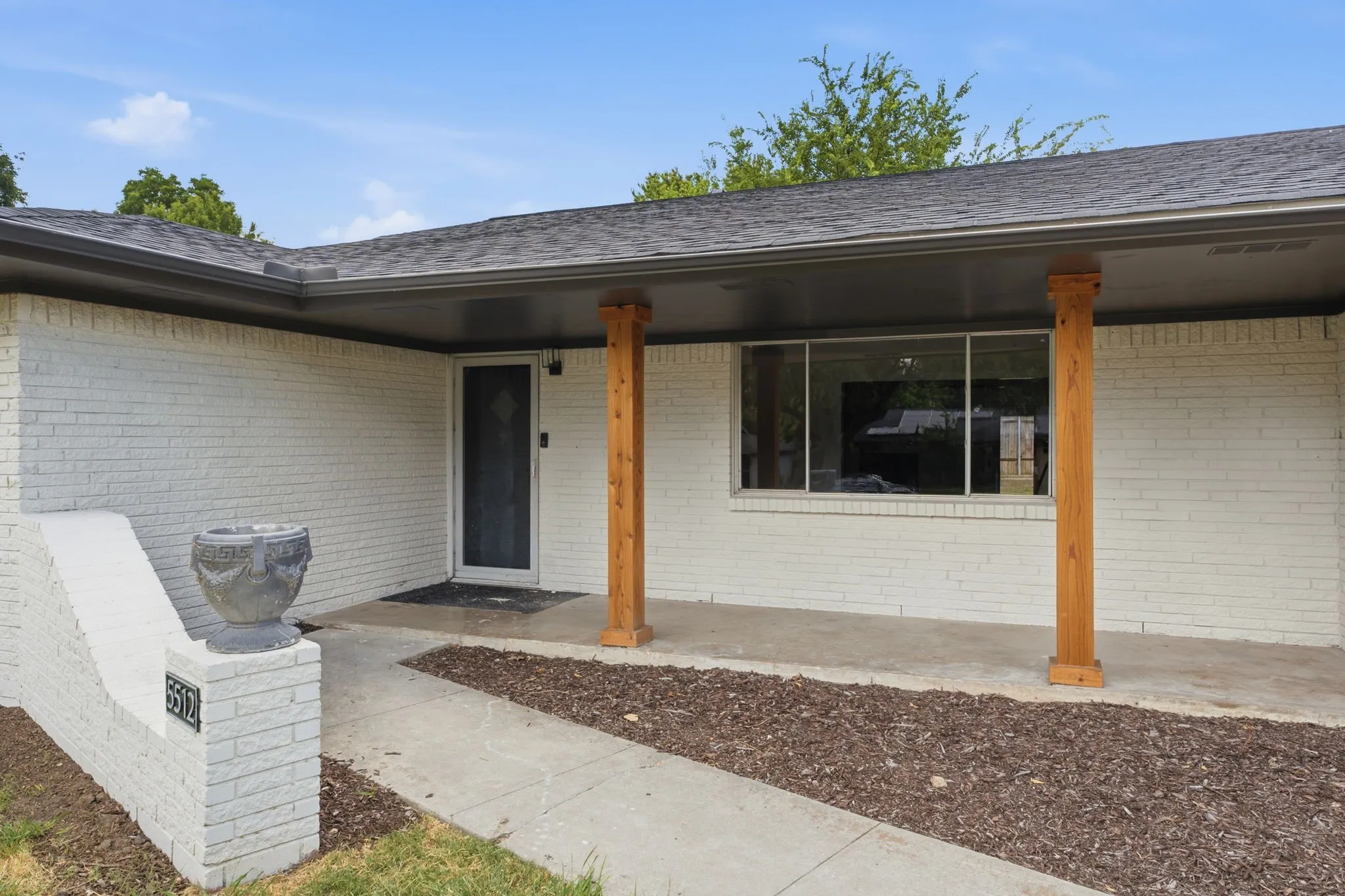Single Family Residence For Sale in Tarrant County , 5512 Westcreek Drive, Fort Worth, Texas 76133, 3 Bedroom, 3 Bathroom, 2 Garage spaces, 1,828 Sqft, built in 1959, mls#21330014, Real Estate Agent in Fort Worth, Homes For Sale in Tarrant county, Homes For Sale in Fort Worth, Realtor in Fort Worth Texas, Real Estate Brokerage Independent Realty Texas, Luminita Cordes Realtor