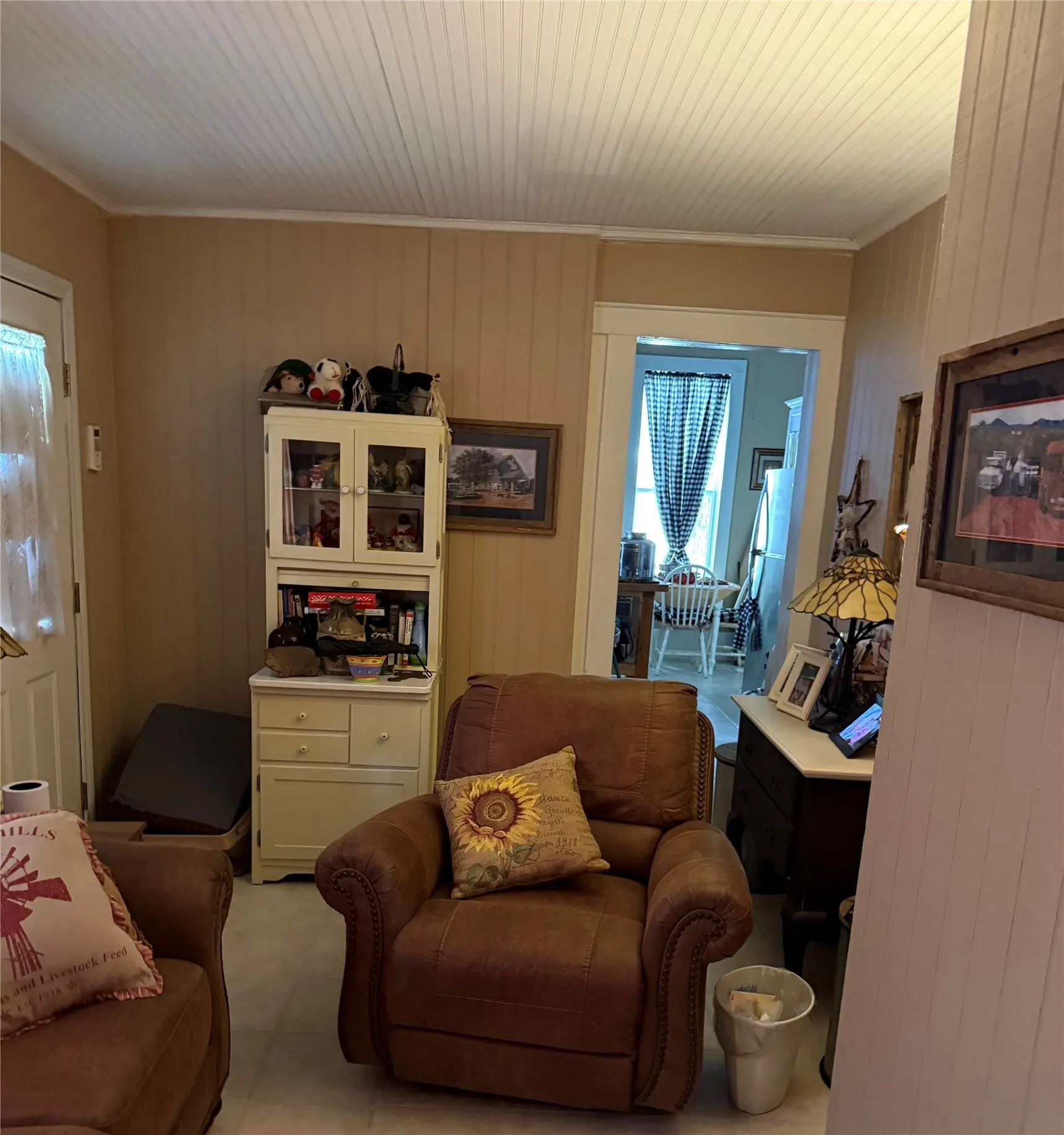 Single Family Residence For Sale in Hill County , 300 NW 3rd Street, Hubbard, Texas 76648, 2 Bedroom, 2 Bathroom, 1 Garage spaces, 1,465 Sqft, built in 1930, mls#21330275, Real Estate Agent in Hubbard, Homes For Sale in Hill county, Homes For Sale in Hubbard, Realtor in Hubbard Texas, Real Estate Brokerage Independent Realty Texas, Luminita Cordes Realtor