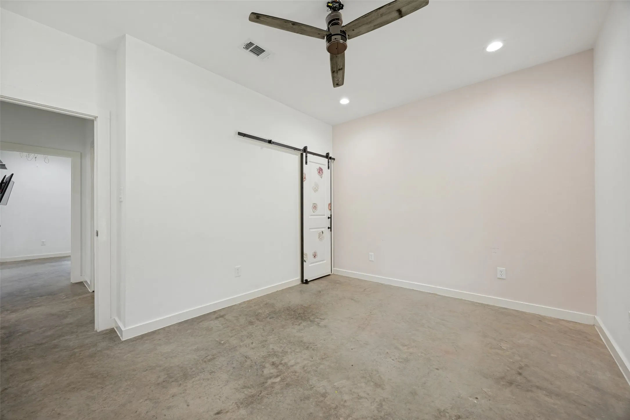 Single Family Residence For Sale in Rains County , 822 Private Road 7370, Point, Texas 75472, 3 Bedroom, 2 Bathroom, Garage spaces, 2,100 Sqft, built in 2022, mls#21330292, Real Estate Agent in Point, Homes For Sale in Rains county, Homes For Sale in Point, Realtor in Point Texas, Real Estate Brokerage Independent Realty Texas, Luminita Cordes Realtor