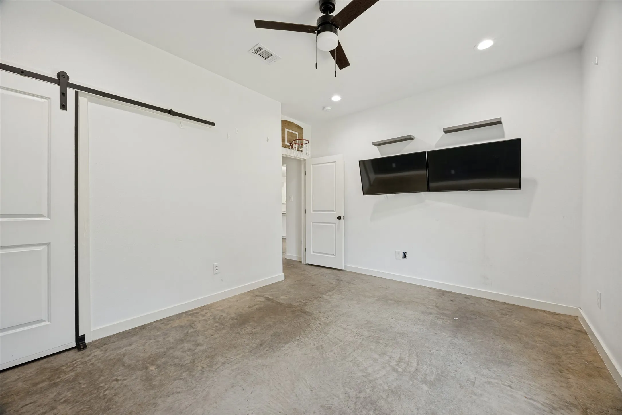 Single Family Residence For Sale in Rains County , 822 Private Road 7370, Point, Texas 75472, 3 Bedroom, 2 Bathroom, Garage spaces, 2,100 Sqft, built in 2022, mls#21330292, Real Estate Agent in Point, Homes For Sale in Rains county, Homes For Sale in Point, Realtor in Point Texas, Real Estate Brokerage Independent Realty Texas, Luminita Cordes Realtor