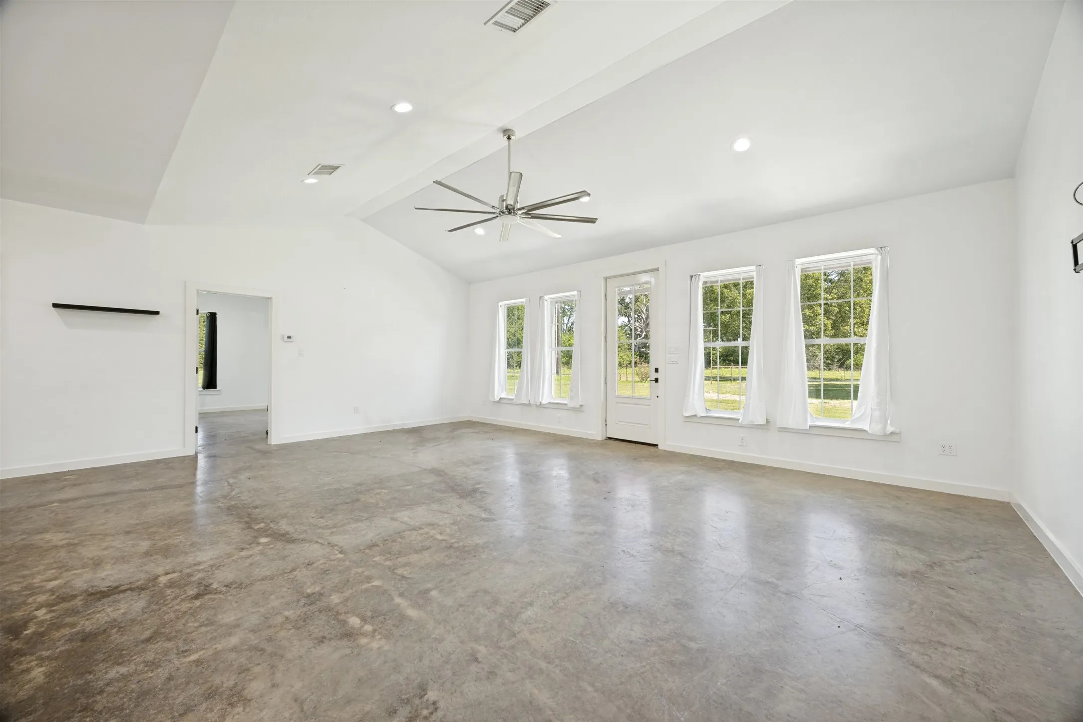 Single Family Residence For Sale in Rains County , 822 Private Road 7370, Point, Texas 75472, 3 Bedroom, 2 Bathroom, Garage spaces, 2,100 Sqft, built in 2022, mls#21330292, Real Estate Agent in Point, Homes For Sale in Rains county, Homes For Sale in Point, Realtor in Point Texas, Real Estate Brokerage Independent Realty Texas, Luminita Cordes Realtor