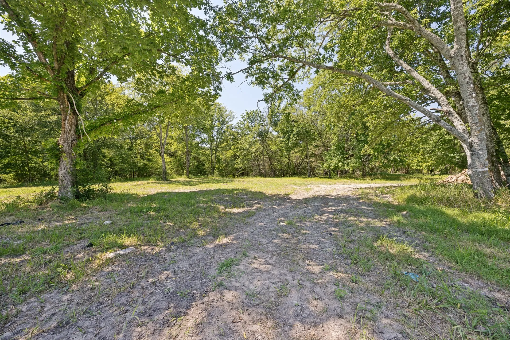 Single Family Residence For Sale in Rains County , 822 Private Road 7370, Point, Texas 75472, 3 Bedroom, 2 Bathroom, Garage spaces, 2,100 Sqft, built in 2022, mls#21330292, Real Estate Agent in Point, Homes For Sale in Rains county, Homes For Sale in Point, Realtor in Point Texas, Real Estate Brokerage Independent Realty Texas, Luminita Cordes Realtor