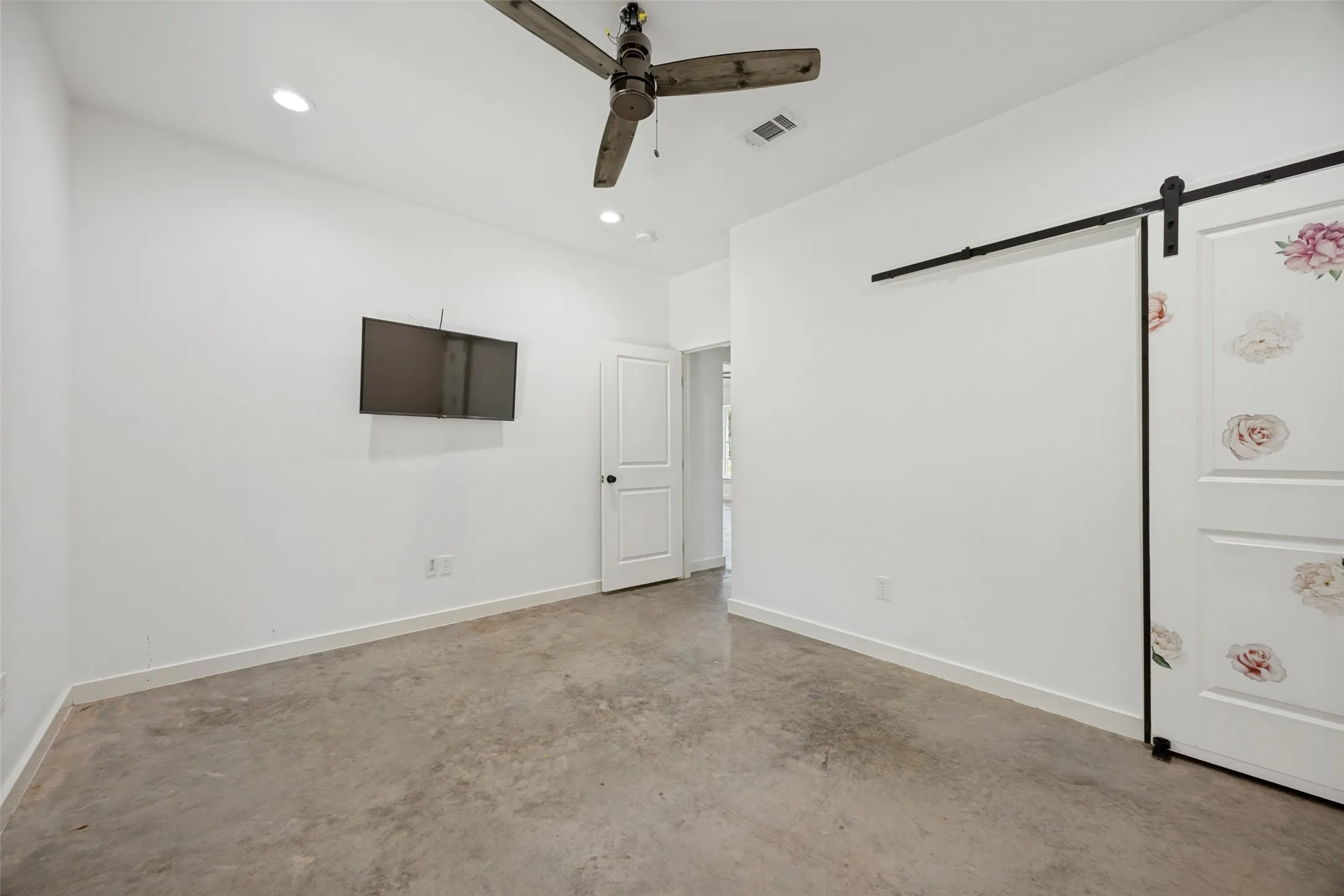 Single Family Residence For Sale in Rains County , 822 Private Road 7370, Point, Texas 75472, 3 Bedroom, 2 Bathroom, Garage spaces, 2,100 Sqft, built in 2022, mls#21330292, Real Estate Agent in Point, Homes For Sale in Rains county, Homes For Sale in Point, Realtor in Point Texas, Real Estate Brokerage Independent Realty Texas, Luminita Cordes Realtor
