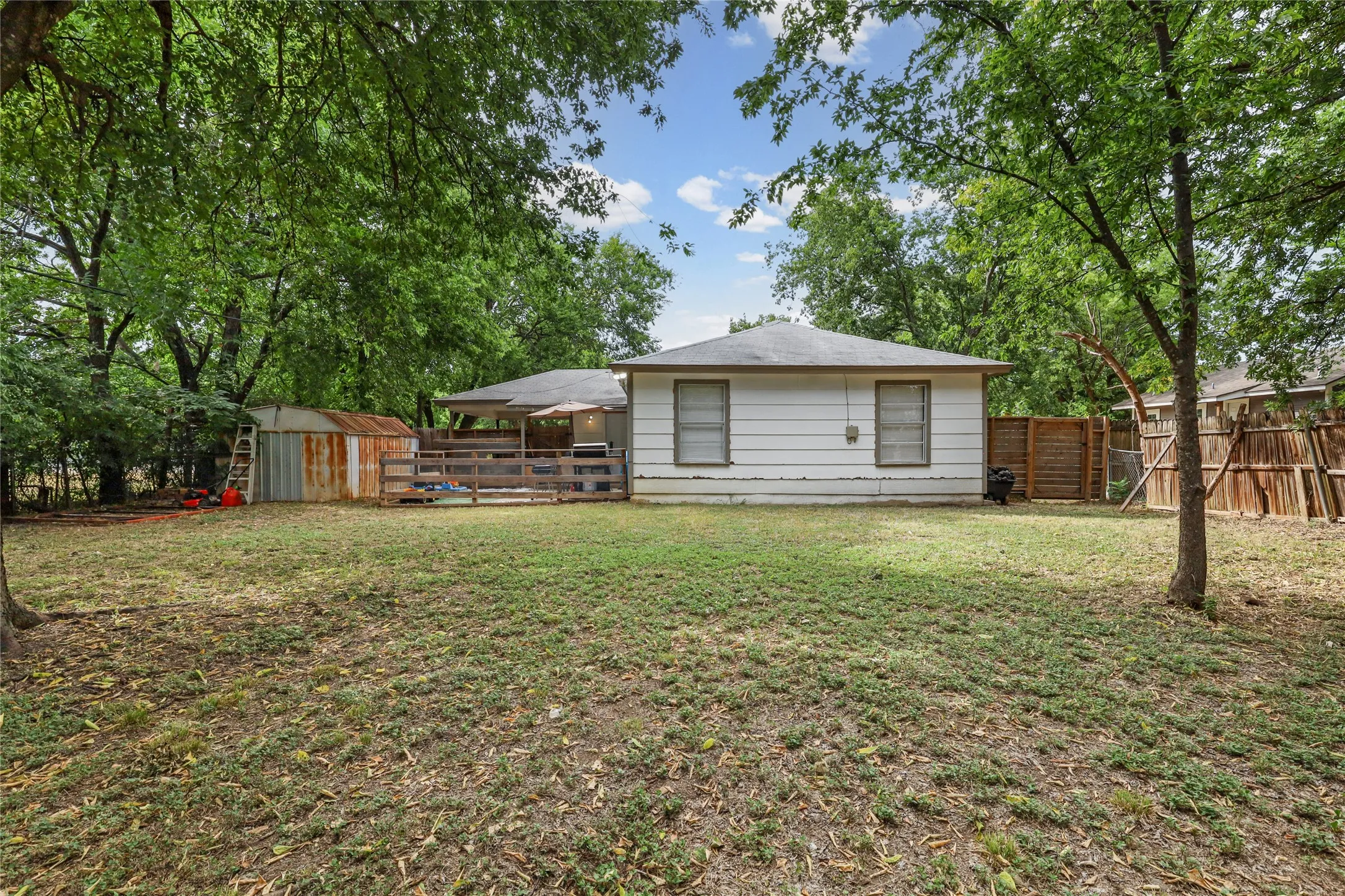 Single Family Residence For Sale in Johnson County , 508 Batterson Street, Cleburne, Texas 76031, 3 Bedroom, 1 Bathroom, Garage spaces, 1,025 Sqft, built in 1930, mls#21330301, Real Estate Agent in Cleburne, Homes For Sale in Johnson county, Homes For Sale in Cleburne, Realtor in Cleburne Texas, Real Estate Brokerage Independent Realty Texas, Luminita Cordes Realtor