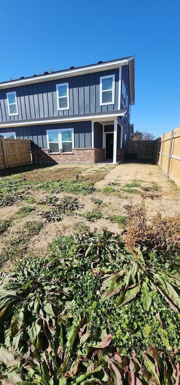 Duplex For Rent in Hunt County , 2005 Stuart Street A, Greenville, Texas 75401, 3 Bedroom, 3 Bathroom, Garage spaces, 1,305 Sqft, built in 2024, mls#21330307, Real Estate Agent in Greenville, Homes For Rent in Hunt county, Homes For Rent in Greenville, Realtor in Greenville Texas, Real Estate Brokerage Independent Realty Texas, Luminita Cordes Realtor