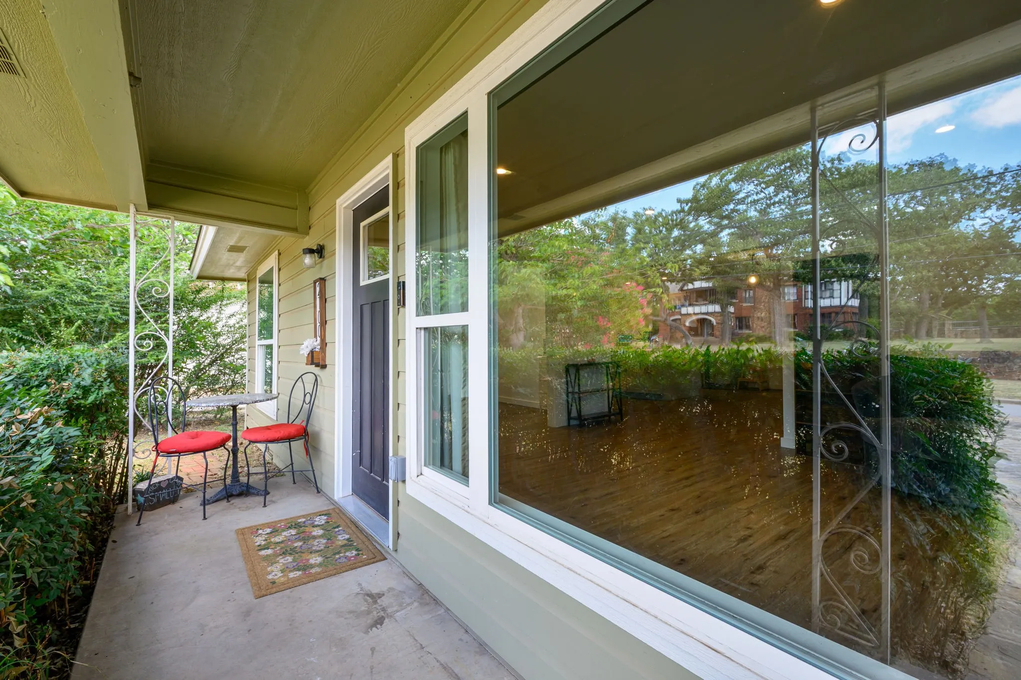 Single Family Residence For Sale in Palo Pinto County , 2100 NW 4th Avenue, Mineral Wells, Texas 76067, 3 Bedroom, 2 Bathroom, Garage spaces, 2,131 Sqft, built in 1942, mls#21329235, Real Estate Agent in Mineral Wells, Homes For Sale in Palo Pinto county, Homes For Sale in Mineral Wells, Realtor in Mineral Wells Texas, Real Estate Brokerage Independent Realty Texas, Luminita Cordes Realtor