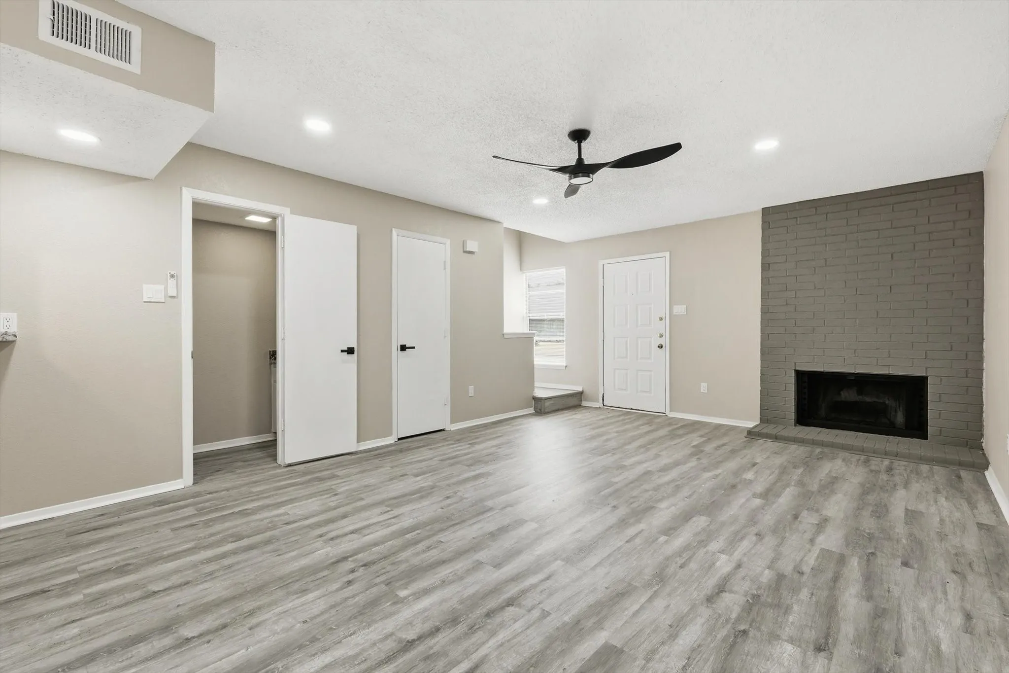 Quadruplex For Sale in Tarrant County , 316 Cambridge Drive, Saginaw, Texas 76179, 8 Bedroom, 8 Bathroom, Garage spaces, 0 Sqft, built in 1982, mls#21328690, Real Estate Agent in Saginaw, Homes For Sale in Tarrant county, Homes For Sale in Saginaw, Realtor in Saginaw Texas, Real Estate Brokerage Independent Realty Texas, Luminita Cordes Realtor