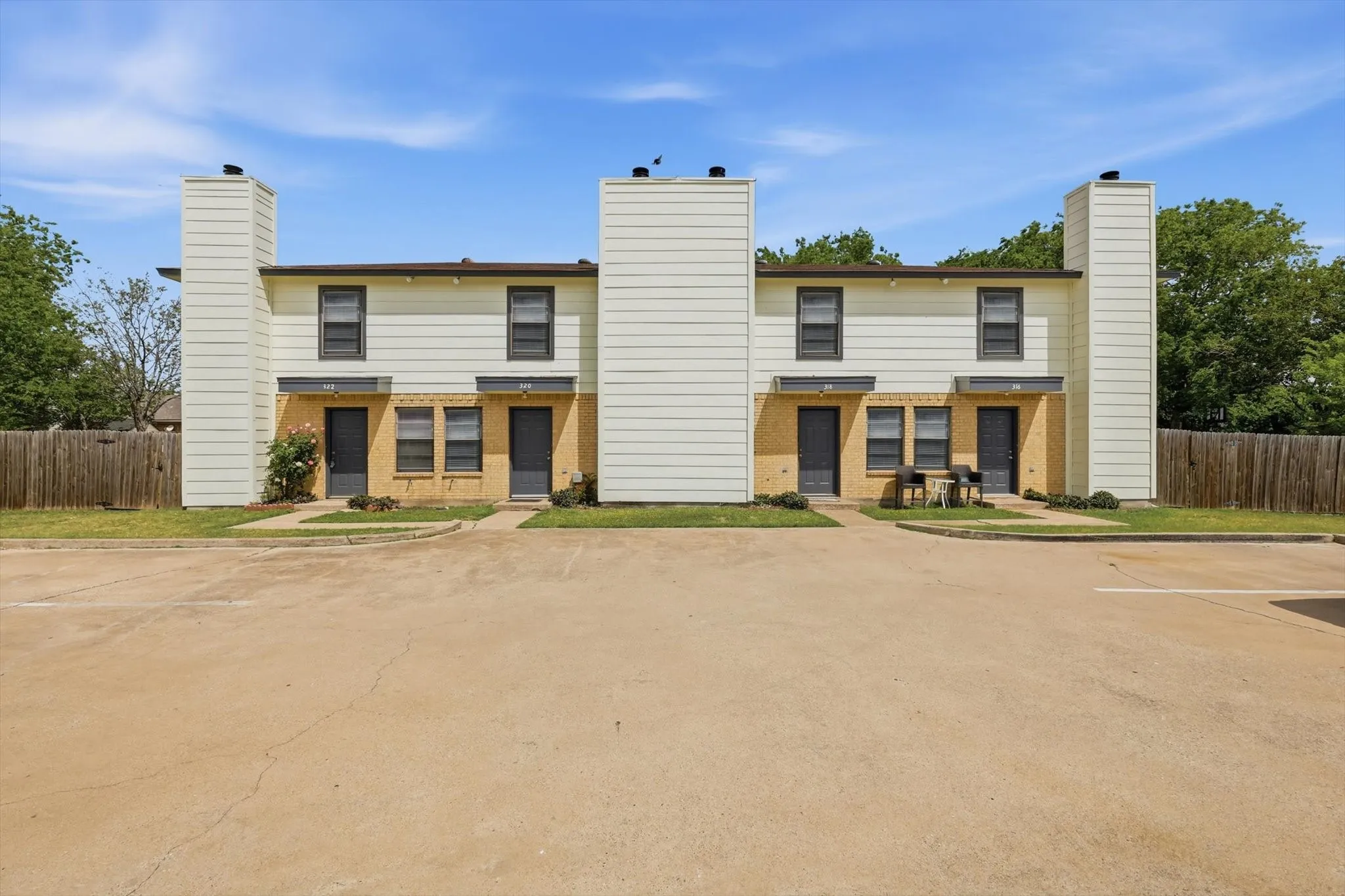Quadruplex For Sale in Tarrant County , 316 Cambridge Drive, Saginaw, Texas 76179, 8 Bedroom, 8 Bathroom, Garage spaces, 0 Sqft, built in 1982, mls#21328690, Real Estate Agent in Saginaw, Homes For Sale in Tarrant county, Homes For Sale in Saginaw, Realtor in Saginaw Texas, Real Estate Brokerage Independent Realty Texas, Luminita Cordes Realtor