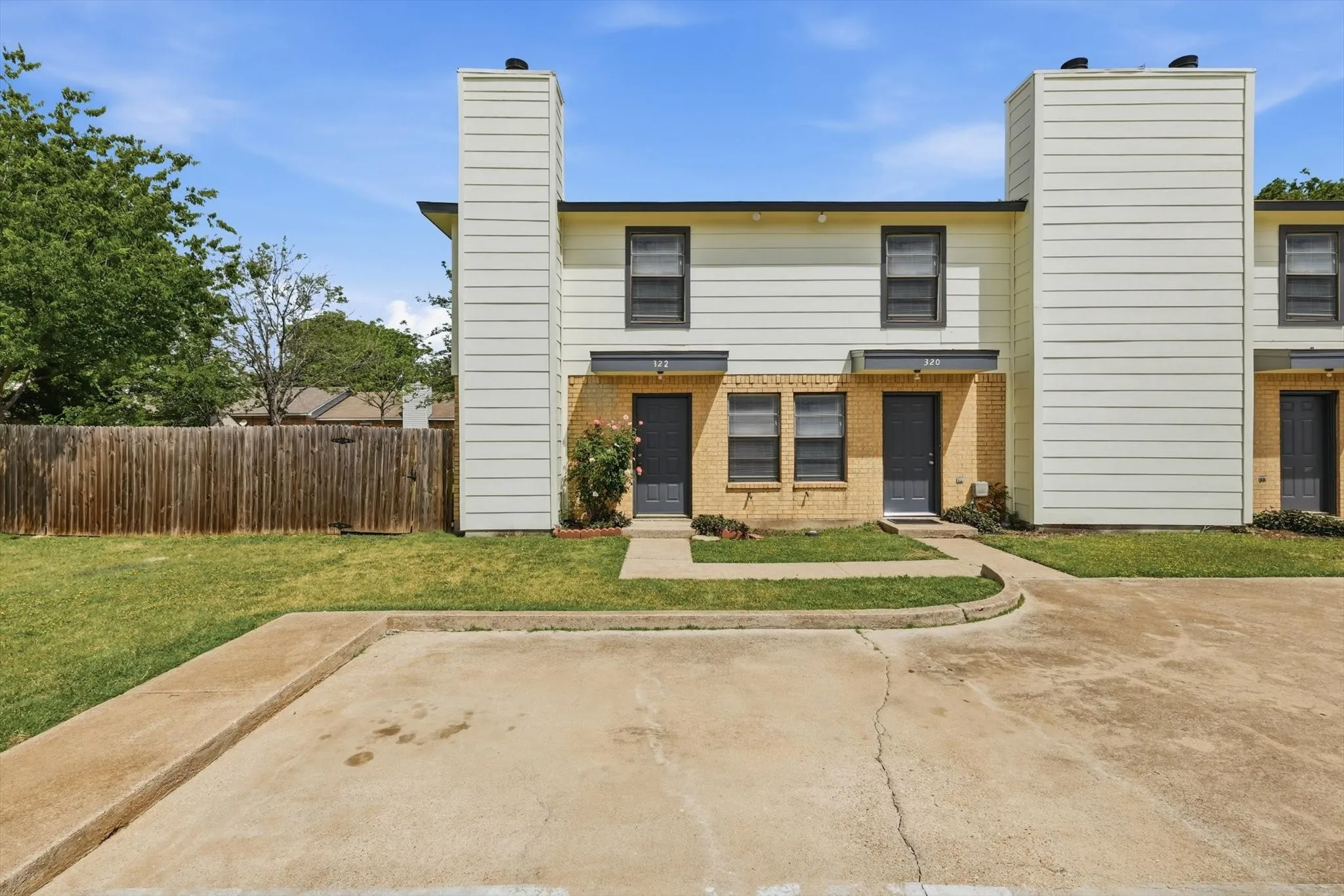 Quadruplex For Sale in Tarrant County , 316 Cambridge Drive, Saginaw, Texas 76179, 8 Bedroom, 8 Bathroom, Garage spaces, 0 Sqft, built in 1982, mls#21328690, Real Estate Agent in Saginaw, Homes For Sale in Tarrant county, Homes For Sale in Saginaw, Realtor in Saginaw Texas, Real Estate Brokerage Independent Realty Texas, Luminita Cordes Realtor