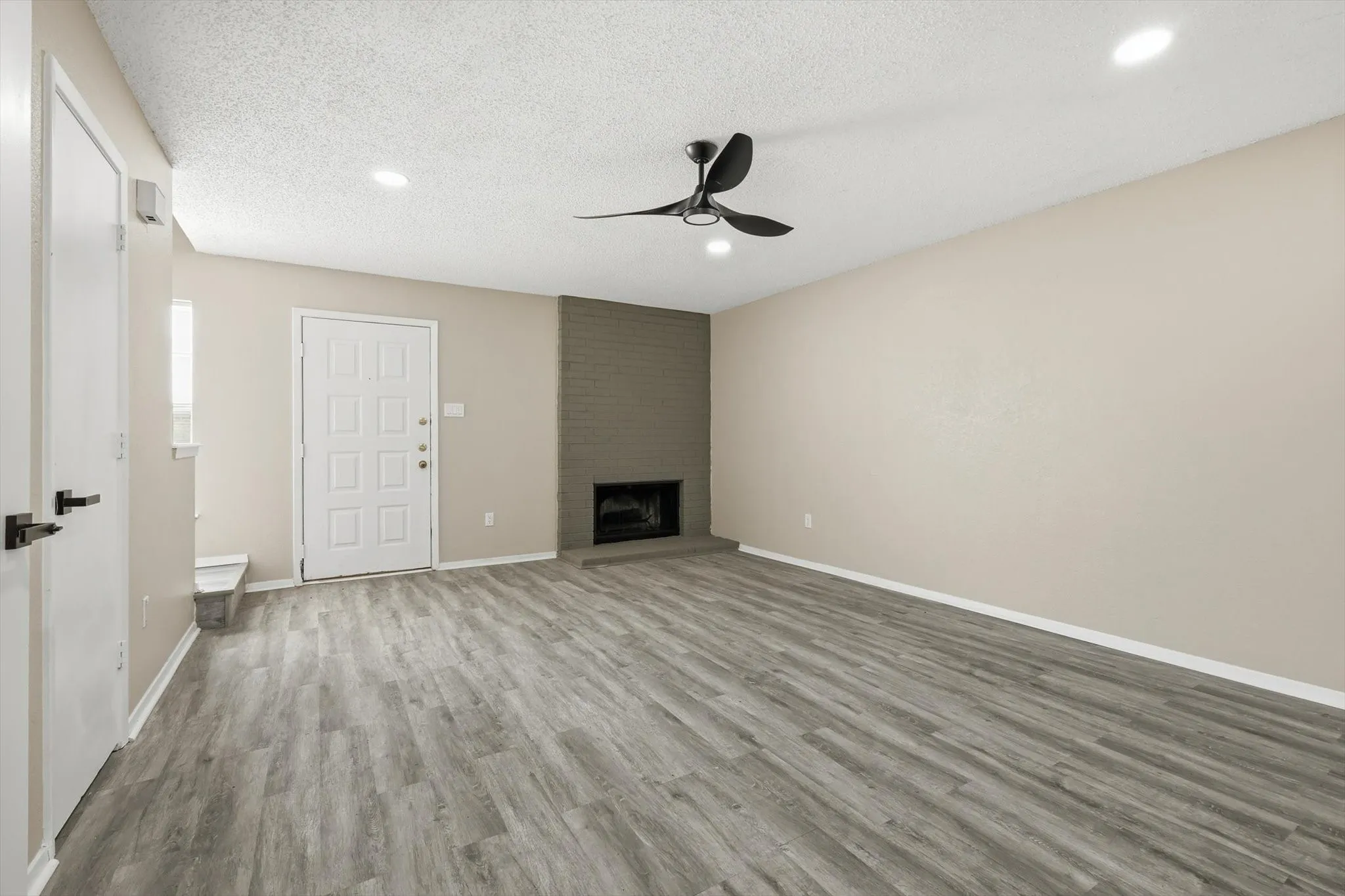Quadruplex For Sale in Tarrant County , 316 Cambridge Drive, Saginaw, Texas 76179, 8 Bedroom, 8 Bathroom, Garage spaces, 0 Sqft, built in 1982, mls#21328690, Real Estate Agent in Saginaw, Homes For Sale in Tarrant county, Homes For Sale in Saginaw, Realtor in Saginaw Texas, Real Estate Brokerage Independent Realty Texas, Luminita Cordes Realtor