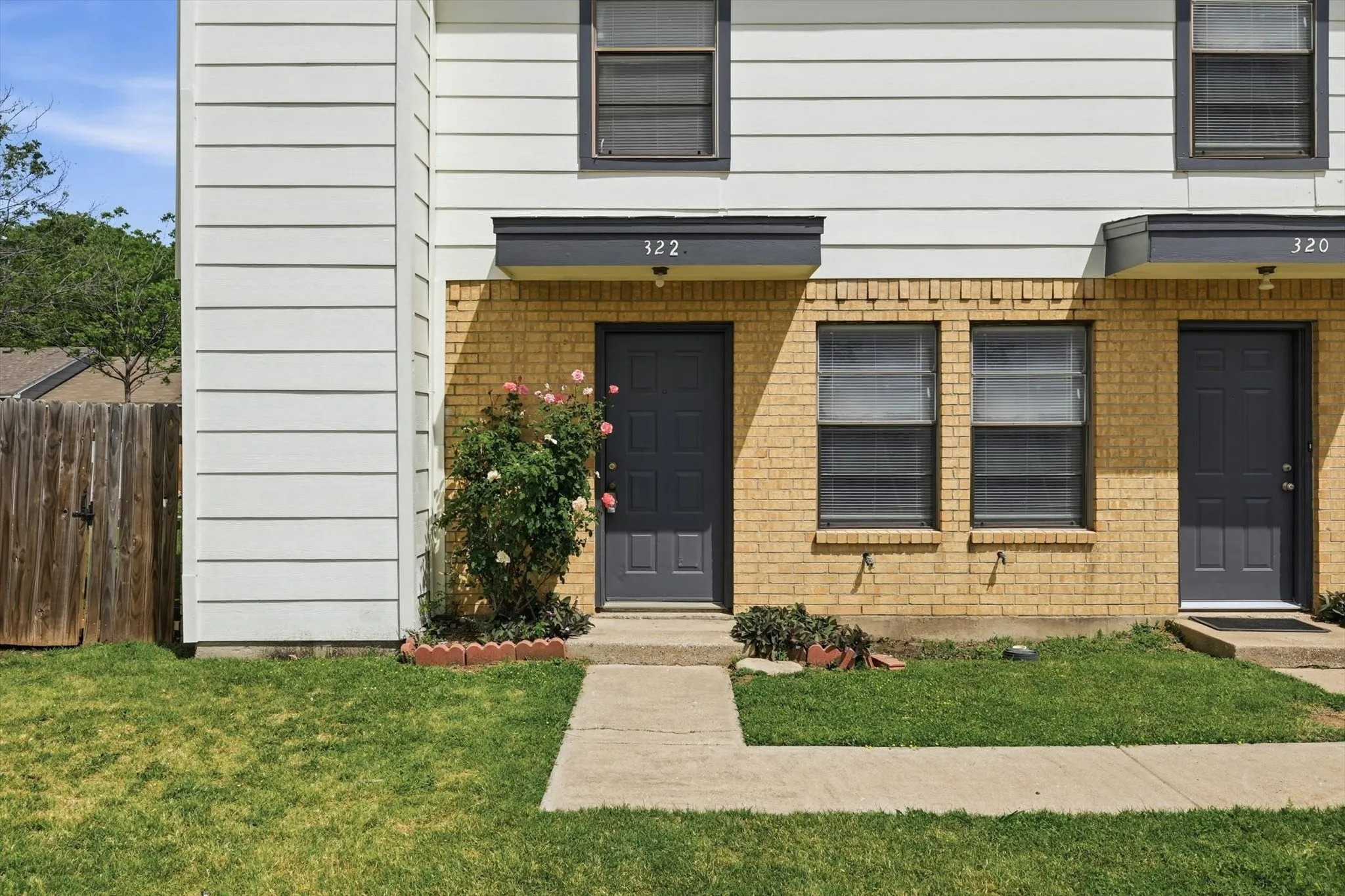 Quadruplex For Sale in Tarrant County , 316 Cambridge Drive, Saginaw, Texas 76179, 8 Bedroom, 8 Bathroom, Garage spaces, 0 Sqft, built in 1982, mls#21328690, Real Estate Agent in Saginaw, Homes For Sale in Tarrant county, Homes For Sale in Saginaw, Realtor in Saginaw Texas, Real Estate Brokerage Independent Realty Texas, Luminita Cordes Realtor