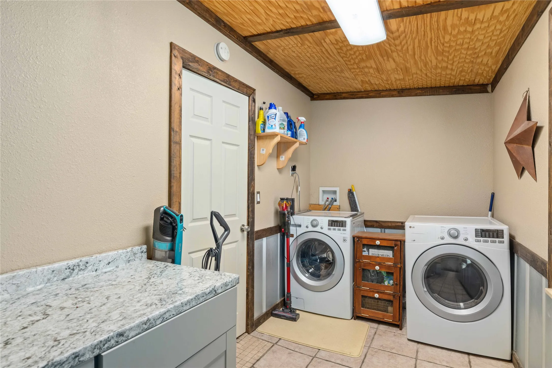 Single Family Residence For Sale in Brown County , 19175 Highway 183 N, May, Texas 76857, 2 Bedroom, 1 Bathroom, 1 Garage spaces, 1,198 Sqft, built in 0, mls#21329767, Real Estate Agent in May, Homes For Sale in Brown county, Homes For Sale in May, Realtor in May Texas, Real Estate Brokerage Independent Realty Texas, Luminita Cordes Realtor