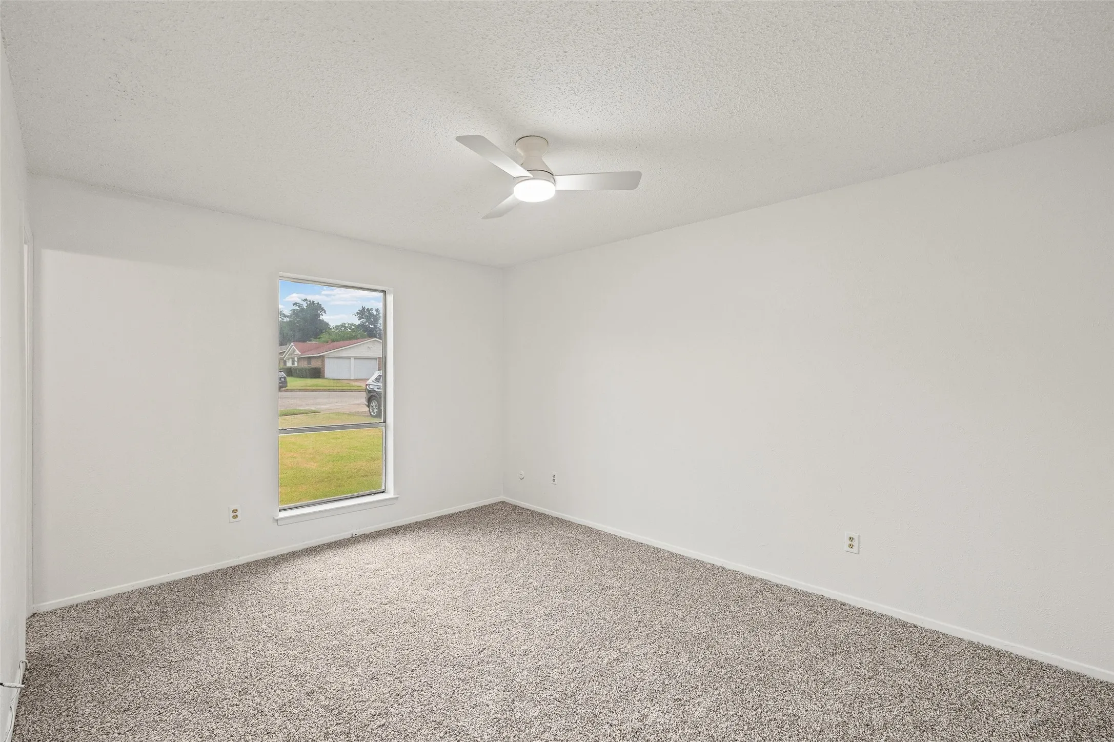 Single Family Residence For Sale in Tarrant County , 1915 Westover Court, Arlington, Texas 76015, 4 Bedroom, 2 Bathroom, Garage spaces, 1,809 Sqft, built in 1974, mls#21330334, Real Estate Agent in Arlington, Homes For Sale in Tarrant county, Homes For Sale in Arlington, Realtor in Arlington Texas, Real Estate Brokerage Independent Realty Texas, Luminita Cordes Realtor