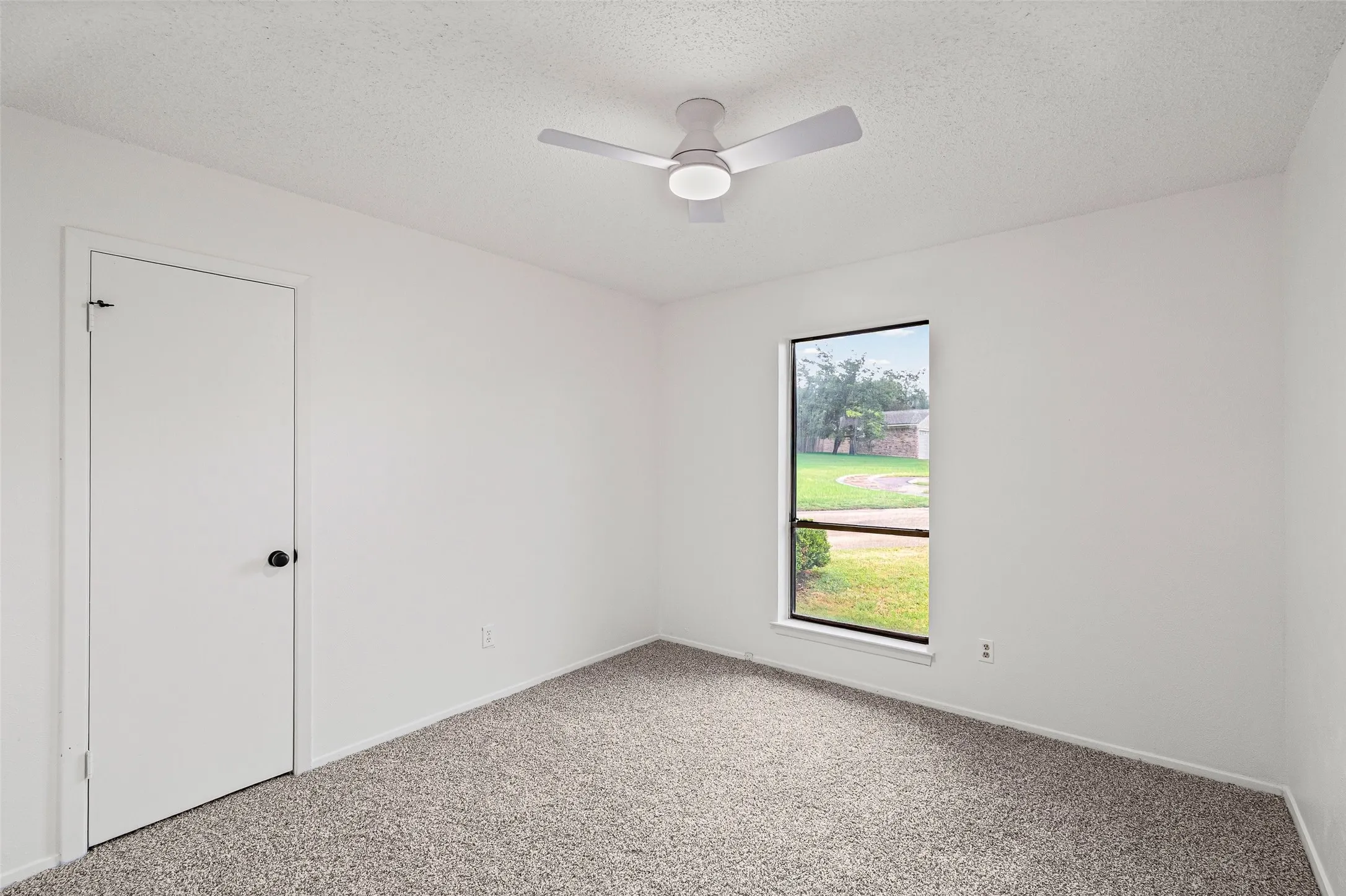 Single Family Residence For Sale in Tarrant County , 1915 Westover Court, Arlington, Texas 76015, 4 Bedroom, 2 Bathroom, Garage spaces, 1,809 Sqft, built in 1974, mls#21330334, Real Estate Agent in Arlington, Homes For Sale in Tarrant county, Homes For Sale in Arlington, Realtor in Arlington Texas, Real Estate Brokerage Independent Realty Texas, Luminita Cordes Realtor