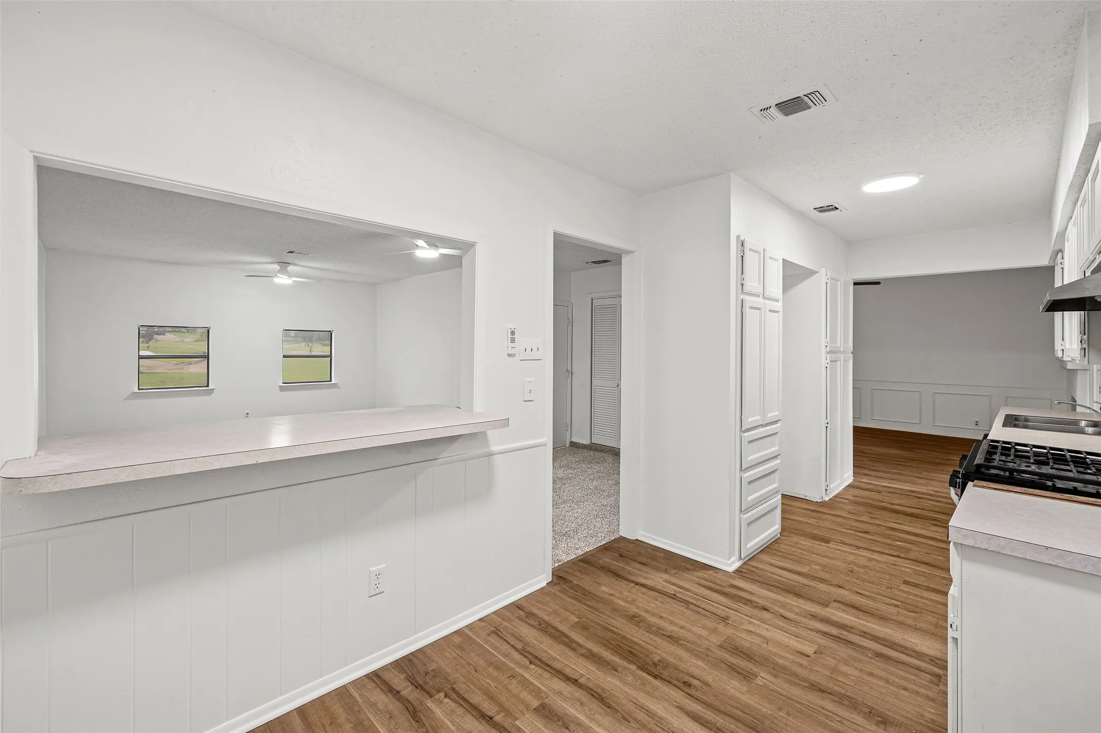 Single Family Residence For Sale in Tarrant County , 1915 Westover Court, Arlington, Texas 76015, 4 Bedroom, 2 Bathroom, Garage spaces, 1,809 Sqft, built in 1974, mls#21330334, Real Estate Agent in Arlington, Homes For Sale in Tarrant county, Homes For Sale in Arlington, Realtor in Arlington Texas, Real Estate Brokerage Independent Realty Texas, Luminita Cordes Realtor