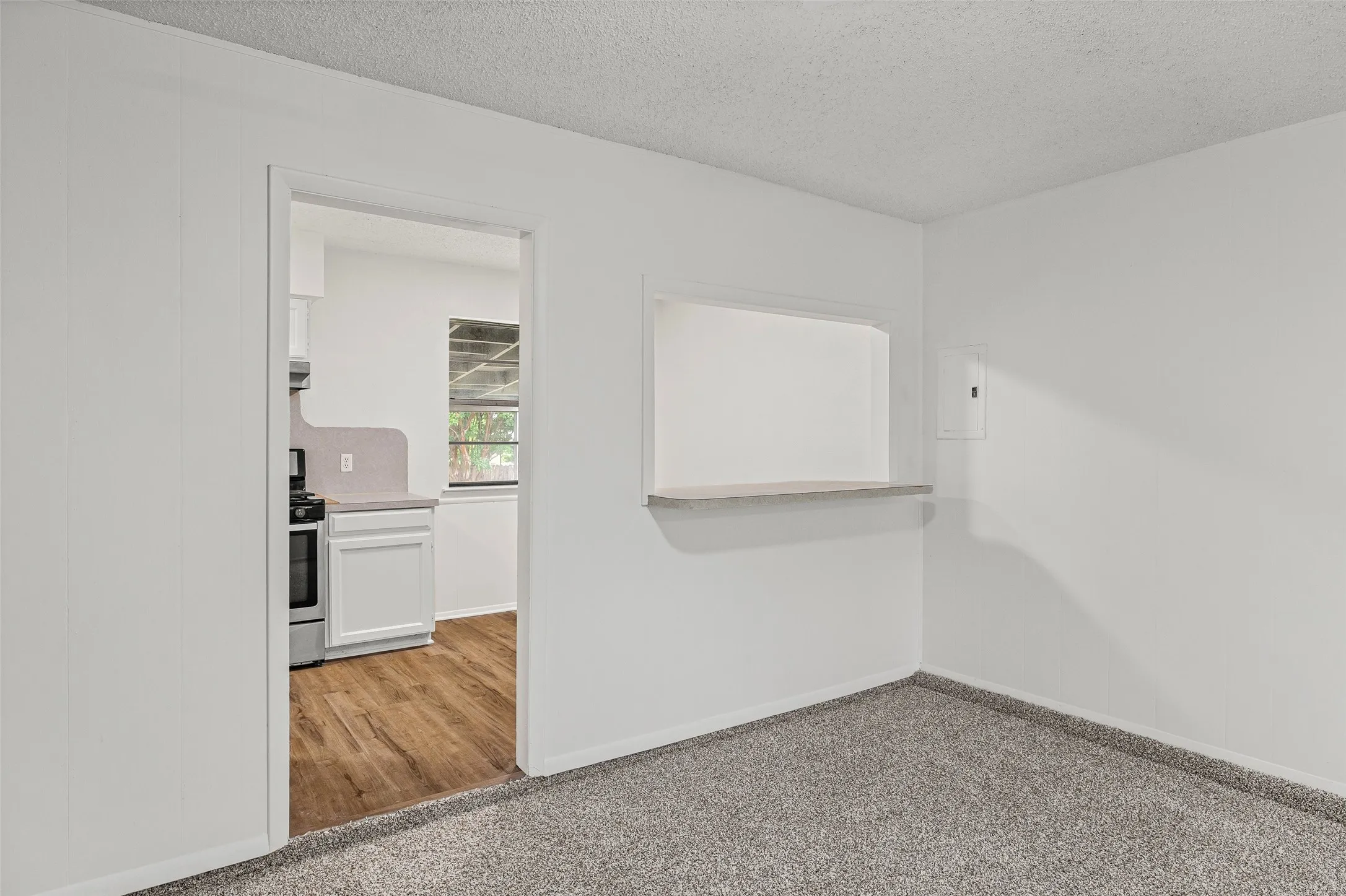 Single Family Residence For Sale in Tarrant County , 1915 Westover Court, Arlington, Texas 76015, 4 Bedroom, 2 Bathroom, Garage spaces, 1,809 Sqft, built in 1974, mls#21330334, Real Estate Agent in Arlington, Homes For Sale in Tarrant county, Homes For Sale in Arlington, Realtor in Arlington Texas, Real Estate Brokerage Independent Realty Texas, Luminita Cordes Realtor