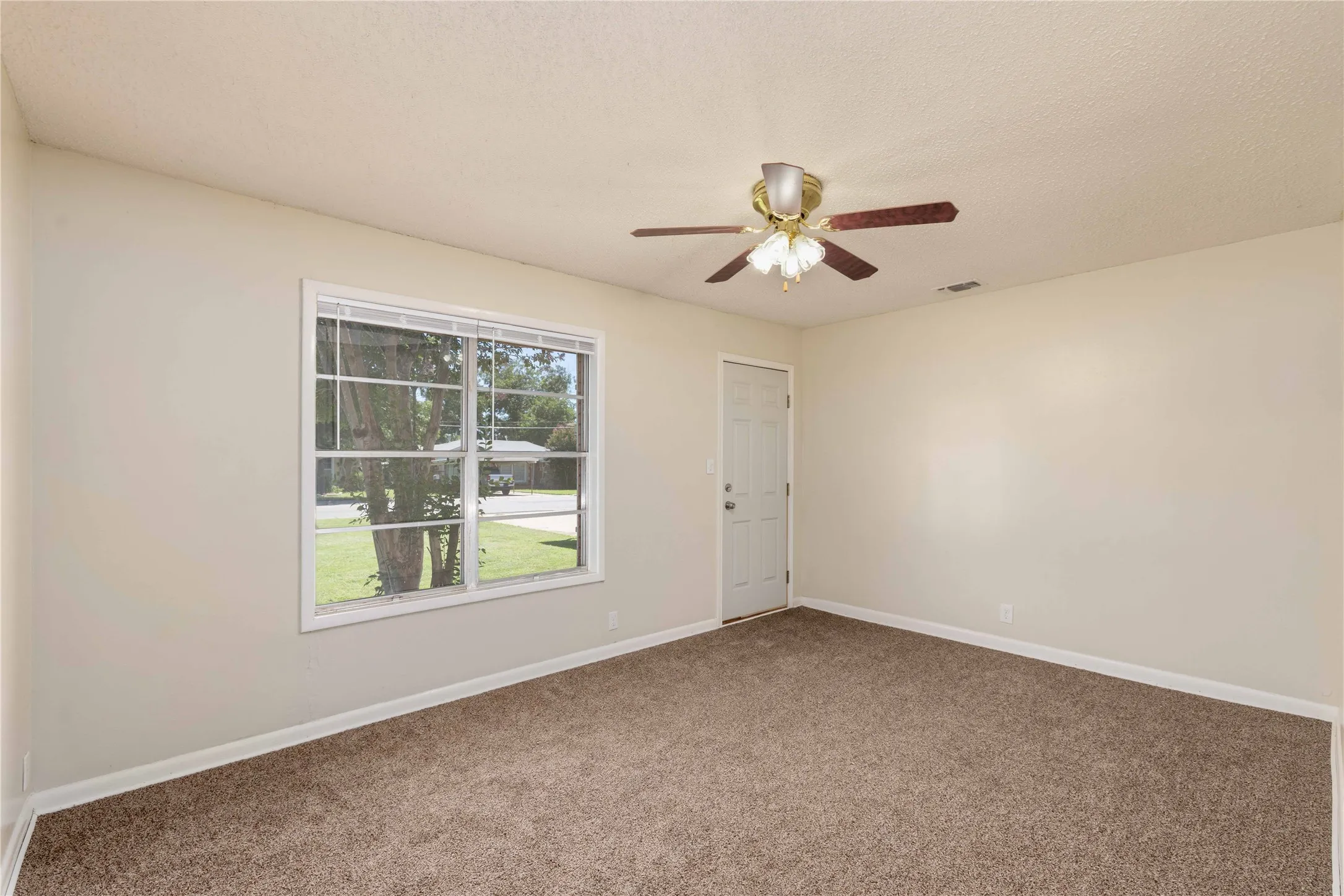 Single Family Residence For Sale in Brown County , 1301 15th Street, Brownwood, Texas 76801, 4 Bedroom, 3 Bathroom, 2 Garage spaces, 2,491 Sqft, built in 0, mls#21330342, Real Estate Agent in Brownwood, Homes For Sale in Brown county, Homes For Sale in Brownwood, Realtor in Brownwood Texas, Real Estate Brokerage Independent Realty Texas, Luminita Cordes Realtor