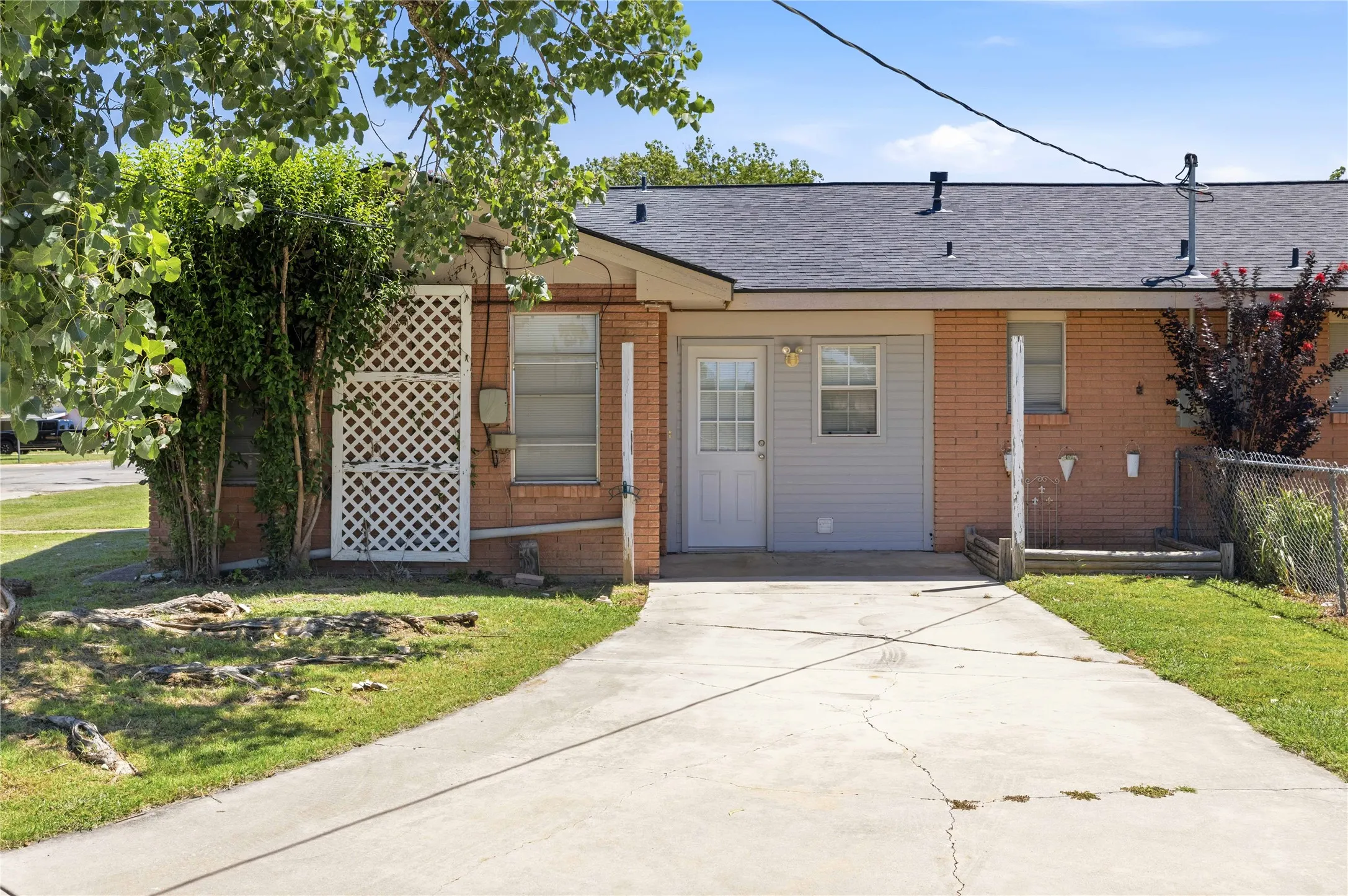 Single Family Residence For Sale in Brown County , 1301 15th Street, Brownwood, Texas 76801, 4 Bedroom, 3 Bathroom, 2 Garage spaces, 2,491 Sqft, built in 0, mls#21330342, Real Estate Agent in Brownwood, Homes For Sale in Brown county, Homes For Sale in Brownwood, Realtor in Brownwood Texas, Real Estate Brokerage Independent Realty Texas, Luminita Cordes Realtor