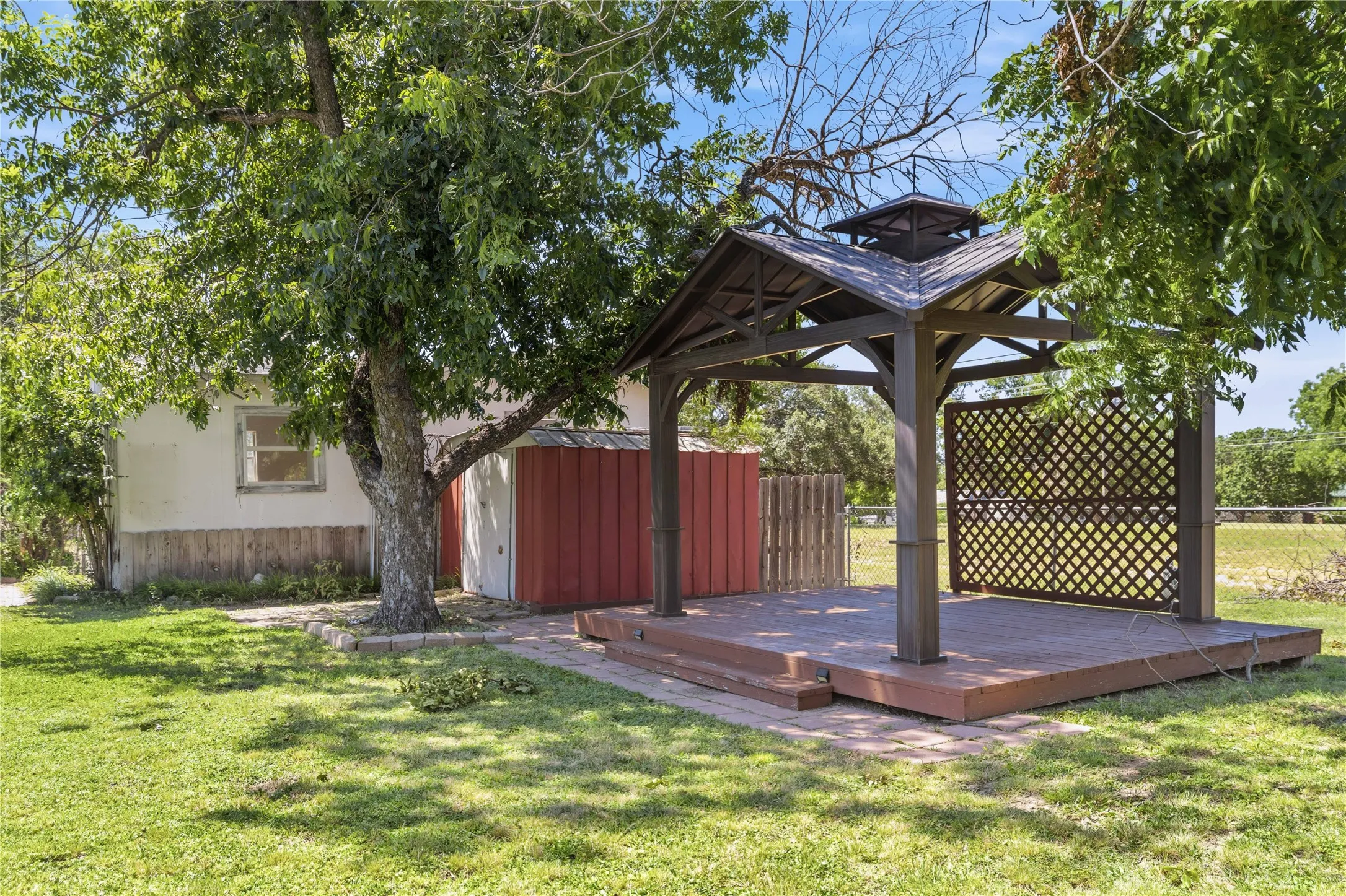 Single Family Residence For Sale in Brown County , 1301 15th Street, Brownwood, Texas 76801, 4 Bedroom, 3 Bathroom, 2 Garage spaces, 2,491 Sqft, built in 0, mls#21330342, Real Estate Agent in Brownwood, Homes For Sale in Brown county, Homes For Sale in Brownwood, Realtor in Brownwood Texas, Real Estate Brokerage Independent Realty Texas, Luminita Cordes Realtor