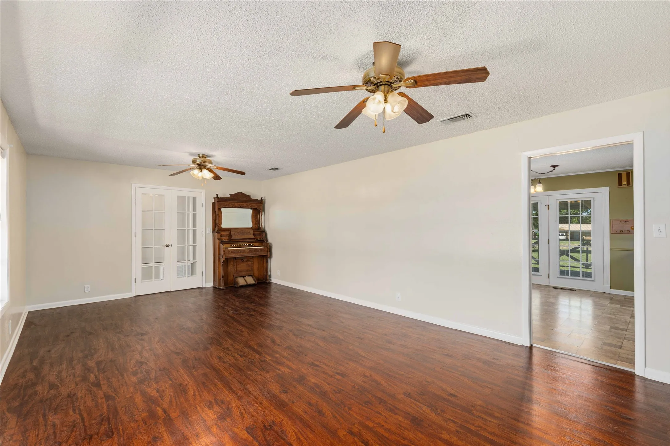 Single Family Residence For Sale in Brown County , 1301 15th Street, Brownwood, Texas 76801, 4 Bedroom, 3 Bathroom, 2 Garage spaces, 2,491 Sqft, built in 0, mls#21330342, Real Estate Agent in Brownwood, Homes For Sale in Brown county, Homes For Sale in Brownwood, Realtor in Brownwood Texas, Real Estate Brokerage Independent Realty Texas, Luminita Cordes Realtor