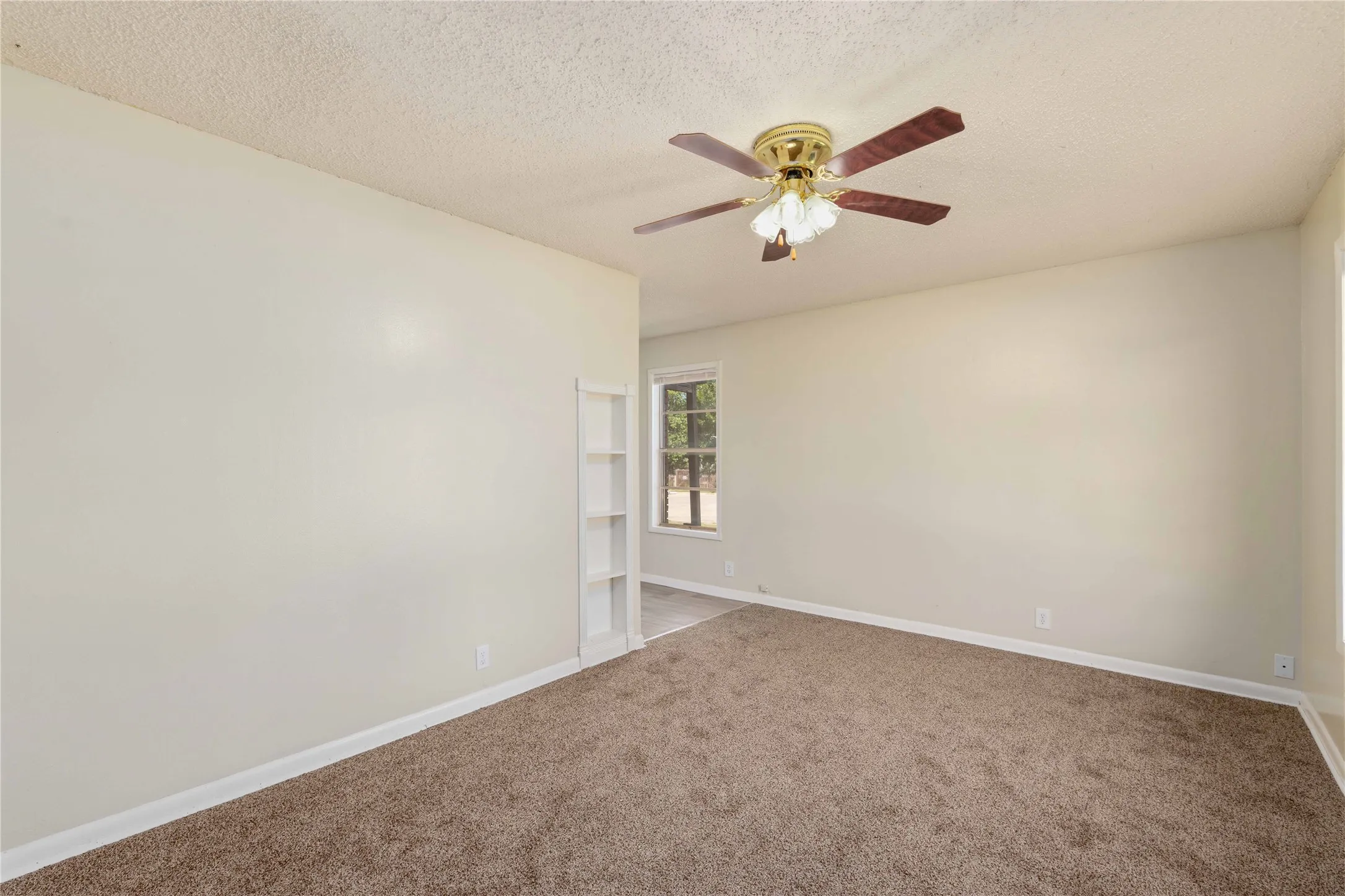 Single Family Residence For Sale in Brown County , 1301 15th Street, Brownwood, Texas 76801, 4 Bedroom, 3 Bathroom, 2 Garage spaces, 2,491 Sqft, built in 0, mls#21330342, Real Estate Agent in Brownwood, Homes For Sale in Brown county, Homes For Sale in Brownwood, Realtor in Brownwood Texas, Real Estate Brokerage Independent Realty Texas, Luminita Cordes Realtor