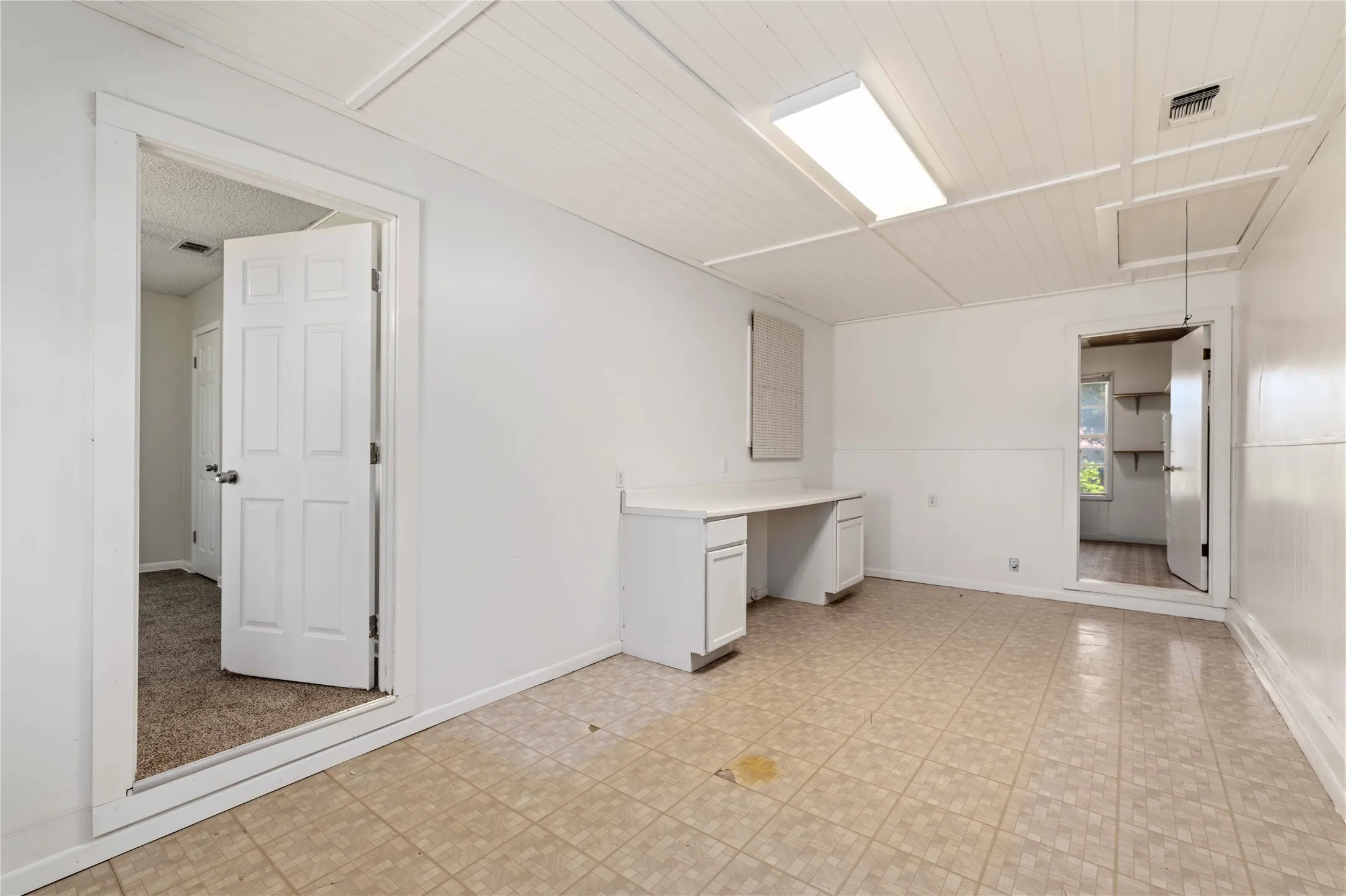 Single Family Residence For Sale in Brown County , 1301 15th Street, Brownwood, Texas 76801, 4 Bedroom, 3 Bathroom, 2 Garage spaces, 2,491 Sqft, built in 0, mls#21330342, Real Estate Agent in Brownwood, Homes For Sale in Brown county, Homes For Sale in Brownwood, Realtor in Brownwood Texas, Real Estate Brokerage Independent Realty Texas, Luminita Cordes Realtor