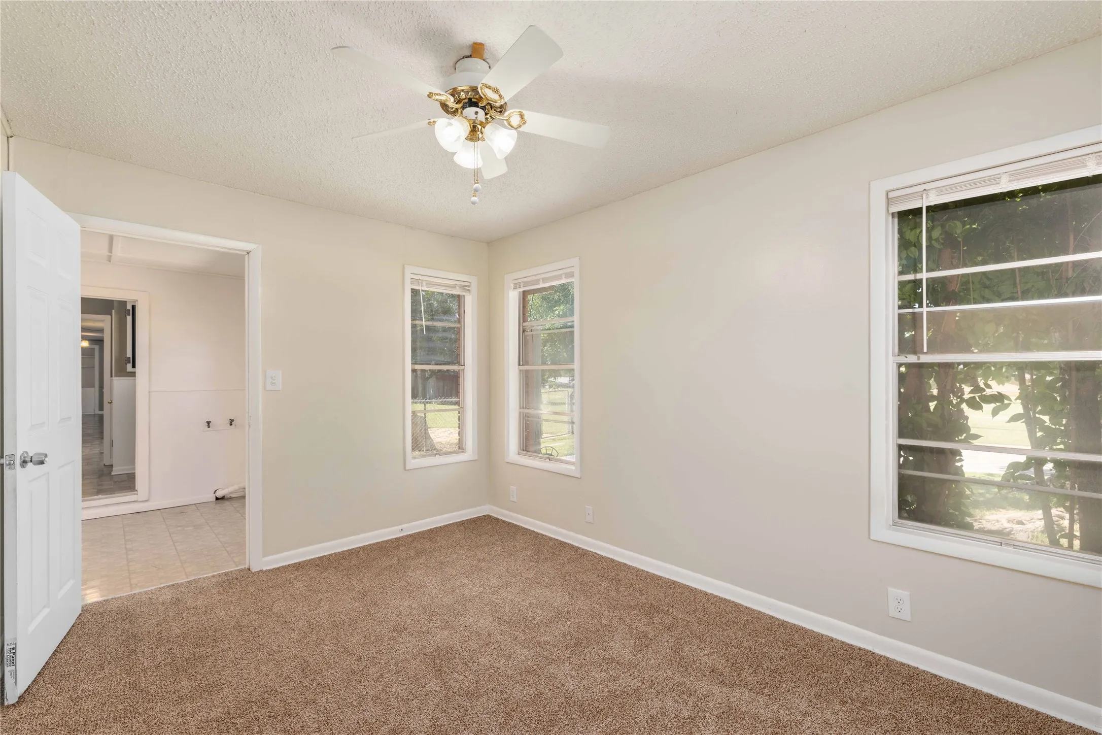 Single Family Residence For Sale in Brown County , 1301 15th Street, Brownwood, Texas 76801, 4 Bedroom, 3 Bathroom, 2 Garage spaces, 2,491 Sqft, built in 0, mls#21330342, Real Estate Agent in Brownwood, Homes For Sale in Brown county, Homes For Sale in Brownwood, Realtor in Brownwood Texas, Real Estate Brokerage Independent Realty Texas, Luminita Cordes Realtor