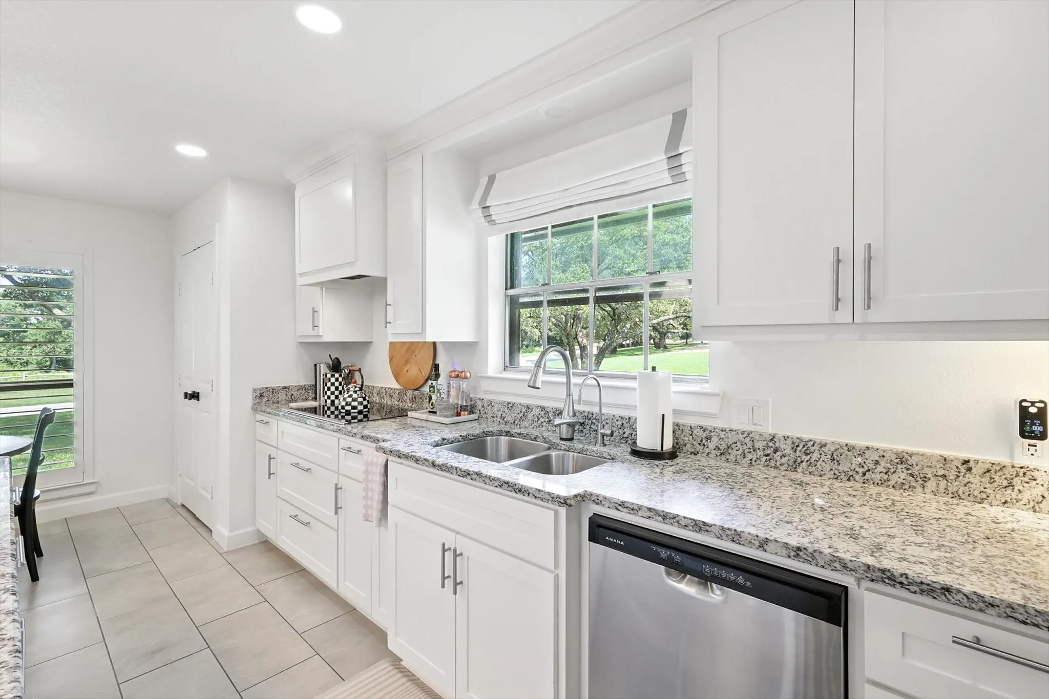 Single Family Residence For Sale in Denton County , 3201 Carmel Street, Denton, Texas 76205, 5 Bedroom, 4 Bathroom, 2 Garage spaces, 3,645 Sqft, built in 1968, mls#21330360, Real Estate Agent in Denton, Homes For Sale in Denton county, Homes For Sale in Denton, Realtor in Denton Texas, Real Estate Brokerage Independent Realty Texas, Luminita Cordes Realtor