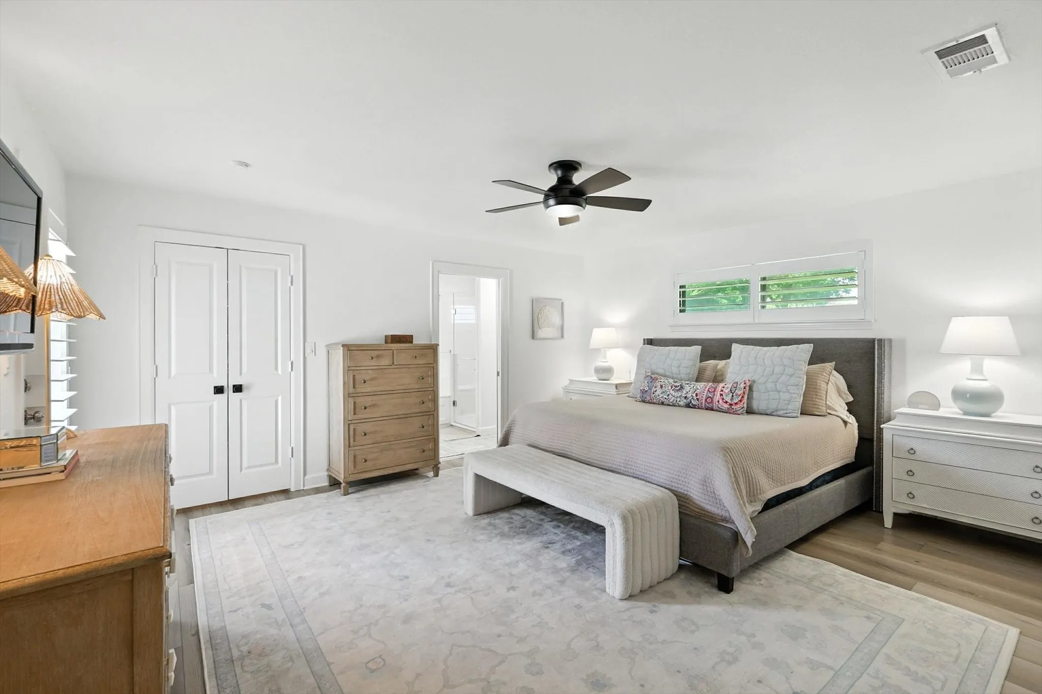 Single Family Residence For Sale in Denton County , 3201 Carmel Street, Denton, Texas 76205, 5 Bedroom, 4 Bathroom, 2 Garage spaces, 3,645 Sqft, built in 1968, mls#21330360, Real Estate Agent in Denton, Homes For Sale in Denton county, Homes For Sale in Denton, Realtor in Denton Texas, Real Estate Brokerage Independent Realty Texas, Luminita Cordes Realtor