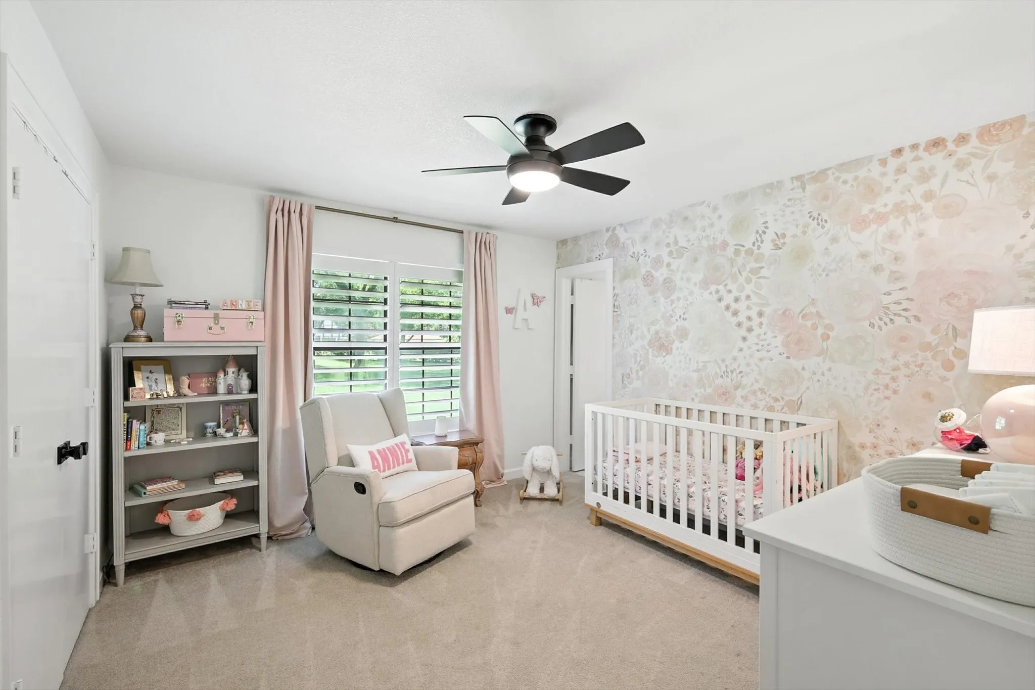 Single Family Residence For Sale in Denton County , 3201 Carmel Street, Denton, Texas 76205, 5 Bedroom, 4 Bathroom, 2 Garage spaces, 3,645 Sqft, built in 1968, mls#21330360, Real Estate Agent in Denton, Homes For Sale in Denton county, Homes For Sale in Denton, Realtor in Denton Texas, Real Estate Brokerage Independent Realty Texas, Luminita Cordes Realtor