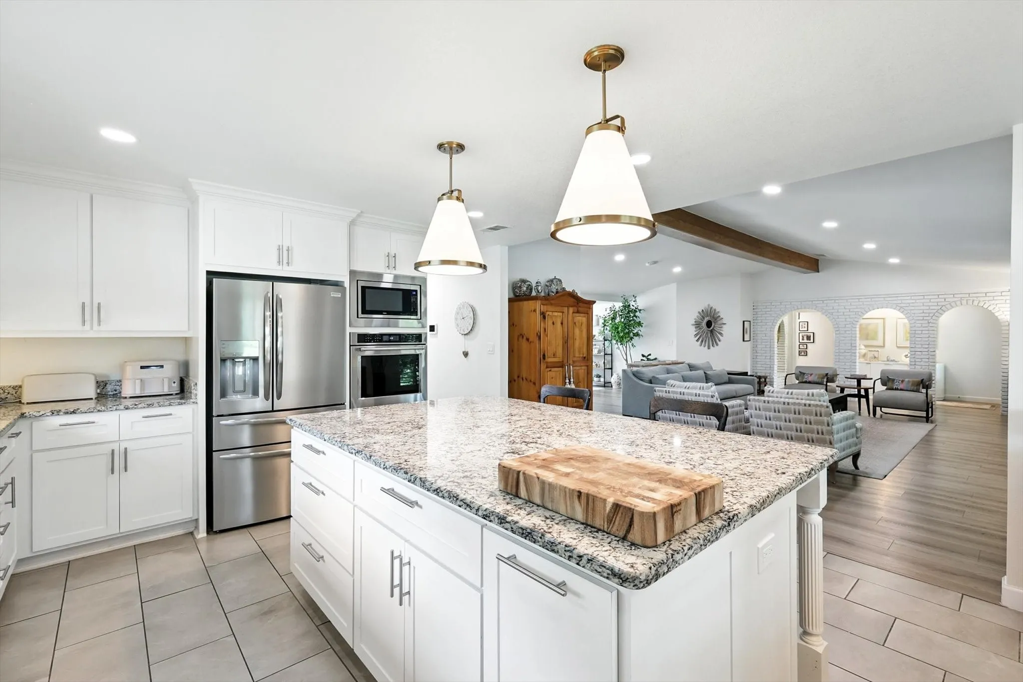 Single Family Residence For Sale in Denton County , 3201 Carmel Street, Denton, Texas 76205, 5 Bedroom, 4 Bathroom, 2 Garage spaces, 3,645 Sqft, built in 1968, mls#21330360, Real Estate Agent in Denton, Homes For Sale in Denton county, Homes For Sale in Denton, Realtor in Denton Texas, Real Estate Brokerage Independent Realty Texas, Luminita Cordes Realtor