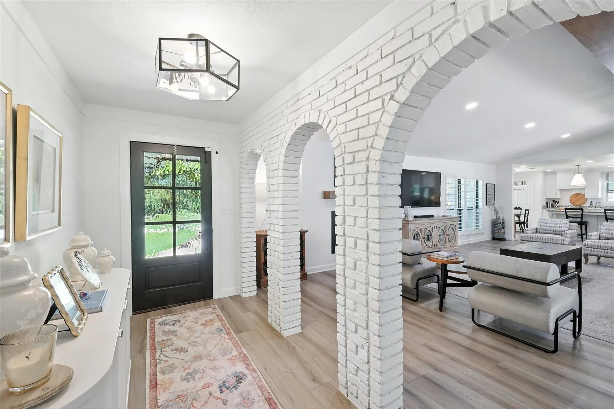 Single Family Residence For Sale in Denton County , 3201 Carmel Street, Denton, Texas 76205, 5 Bedroom, 4 Bathroom, 2 Garage spaces, 3,645 Sqft, built in 1968, mls#21330360, Real Estate Agent in Denton, Homes For Sale in Denton county, Homes For Sale in Denton, Realtor in Denton Texas, Real Estate Brokerage Independent Realty Texas, Luminita Cordes Realtor