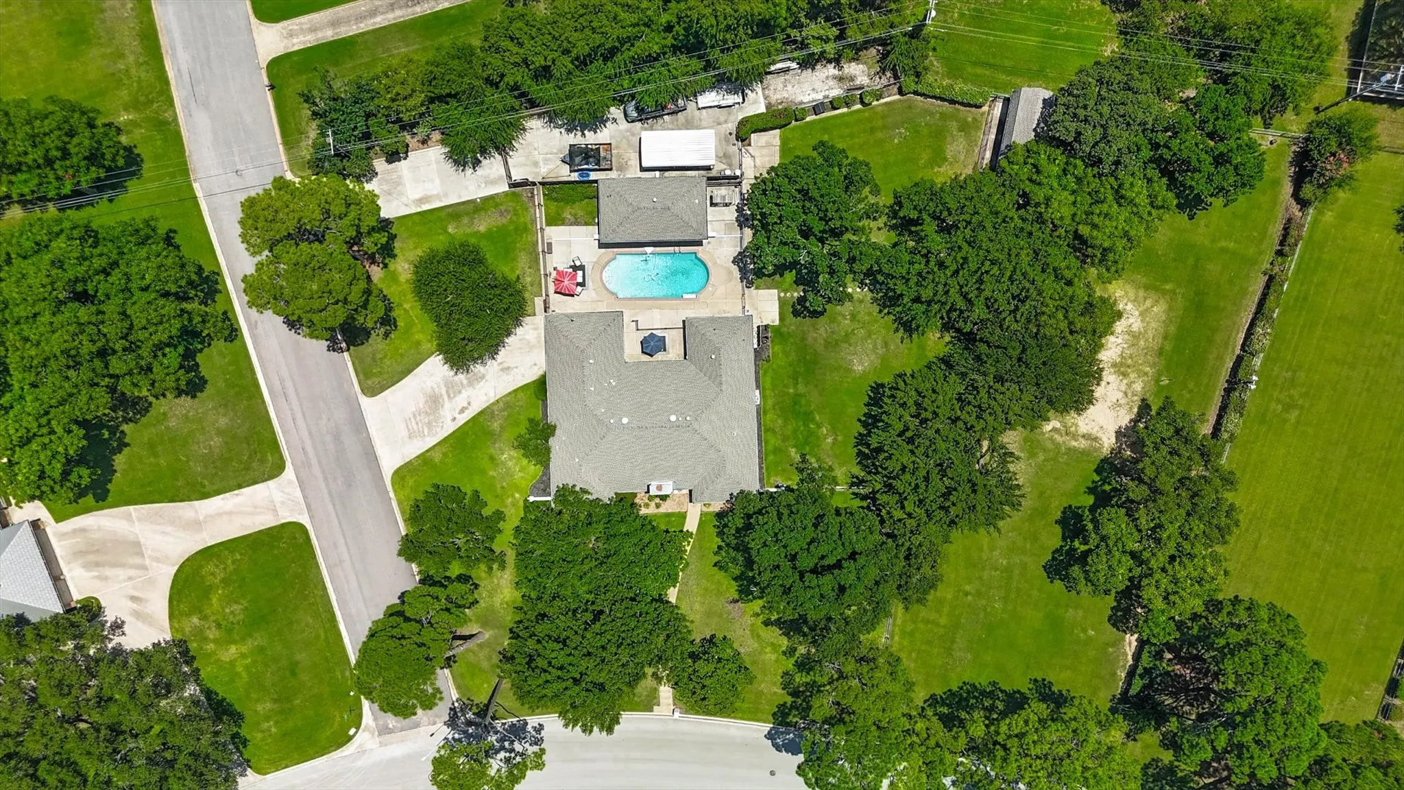 Single Family Residence For Sale in Denton County , 3201 Carmel Street, Denton, Texas 76205, 5 Bedroom, 4 Bathroom, 2 Garage spaces, 3,645 Sqft, built in 1968, mls#21330360, Real Estate Agent in Denton, Homes For Sale in Denton county, Homes For Sale in Denton, Realtor in Denton Texas, Real Estate Brokerage Independent Realty Texas, Luminita Cordes Realtor
