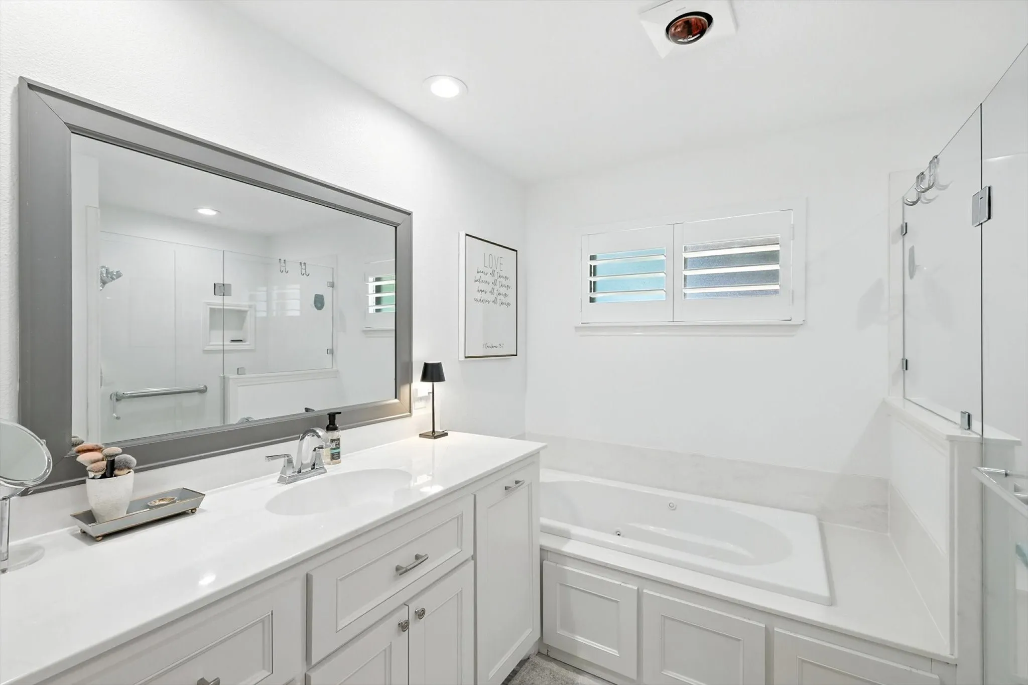 Single Family Residence For Sale in Denton County , 3201 Carmel Street, Denton, Texas 76205, 5 Bedroom, 4 Bathroom, 2 Garage spaces, 3,645 Sqft, built in 1968, mls#21330360, Real Estate Agent in Denton, Homes For Sale in Denton county, Homes For Sale in Denton, Realtor in Denton Texas, Real Estate Brokerage Independent Realty Texas, Luminita Cordes Realtor
